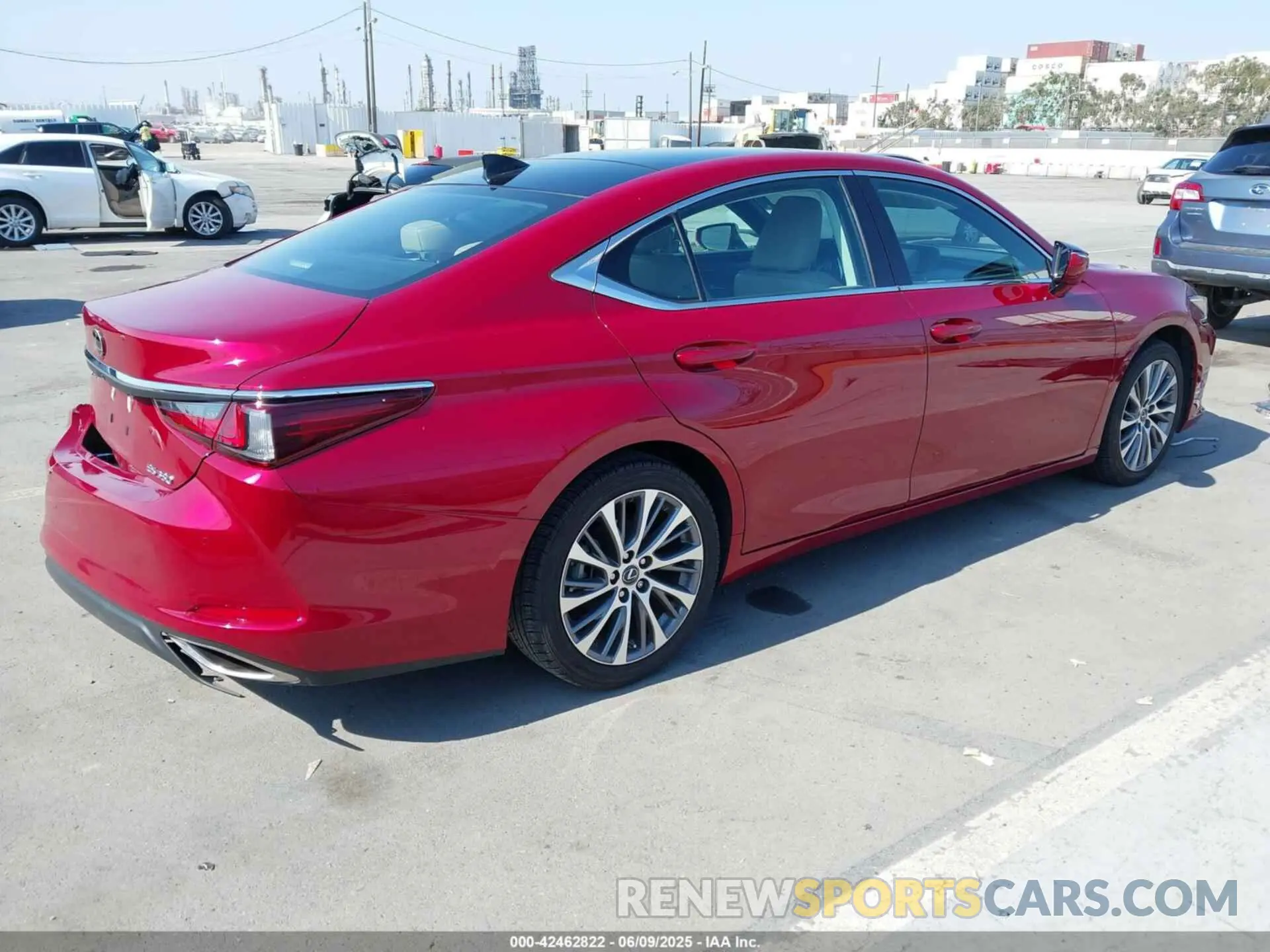 4 Photograph of a damaged car 58ADZ1B17LU053721 LEXUS ES 350 2020