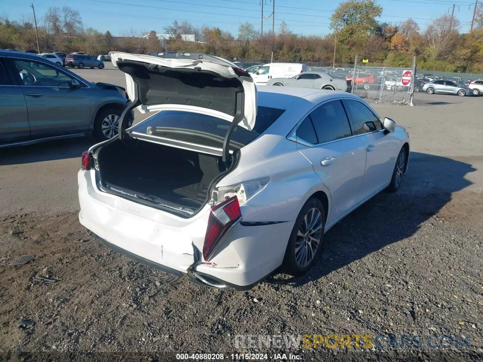 6 Photograph of a damaged car 58ADZ1B17LU070471 LEXUS ES 350 2020