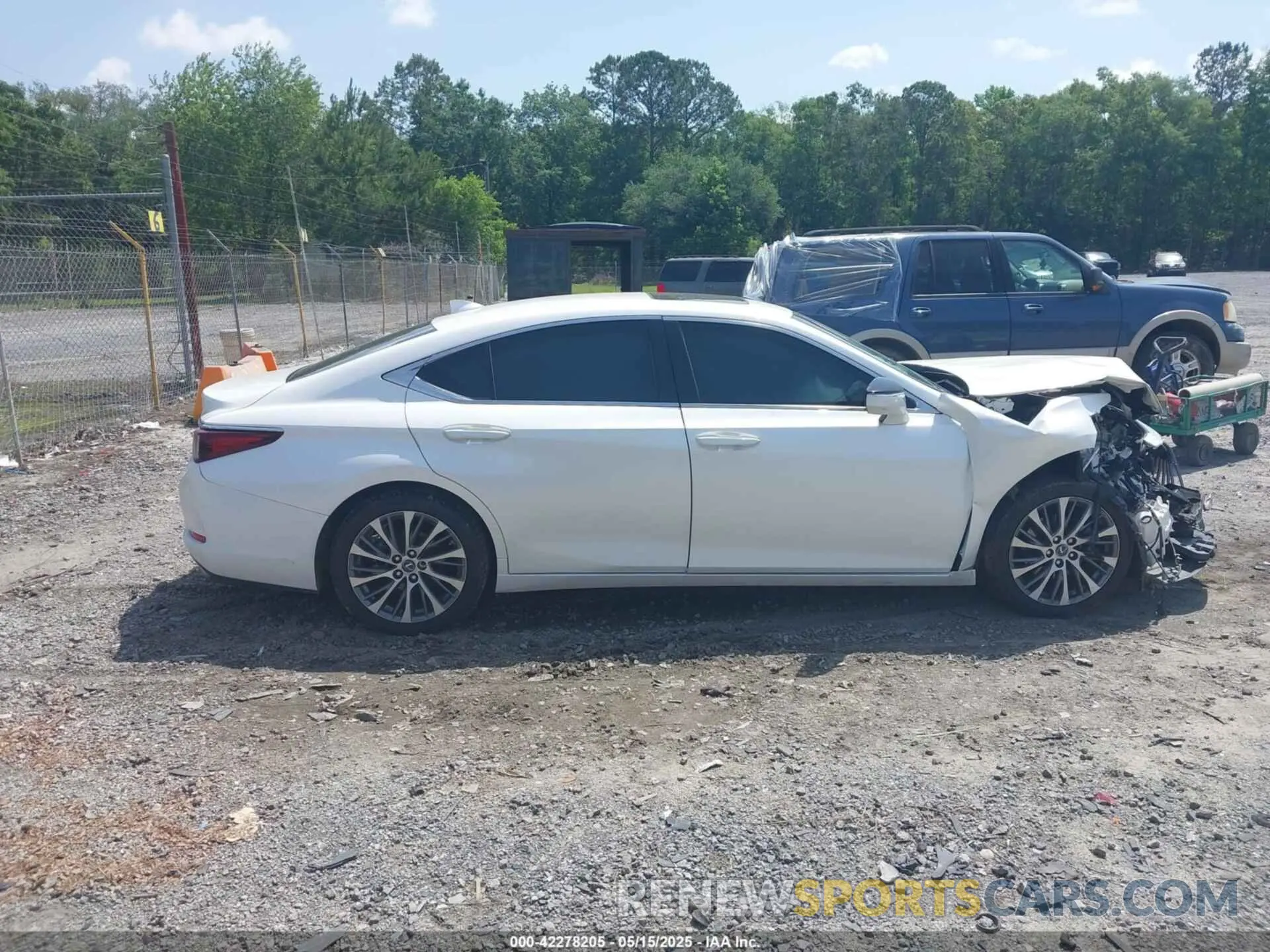 12 Photograph of a damaged car 58ADZ1B17LU074973 LEXUS ES 350 2020