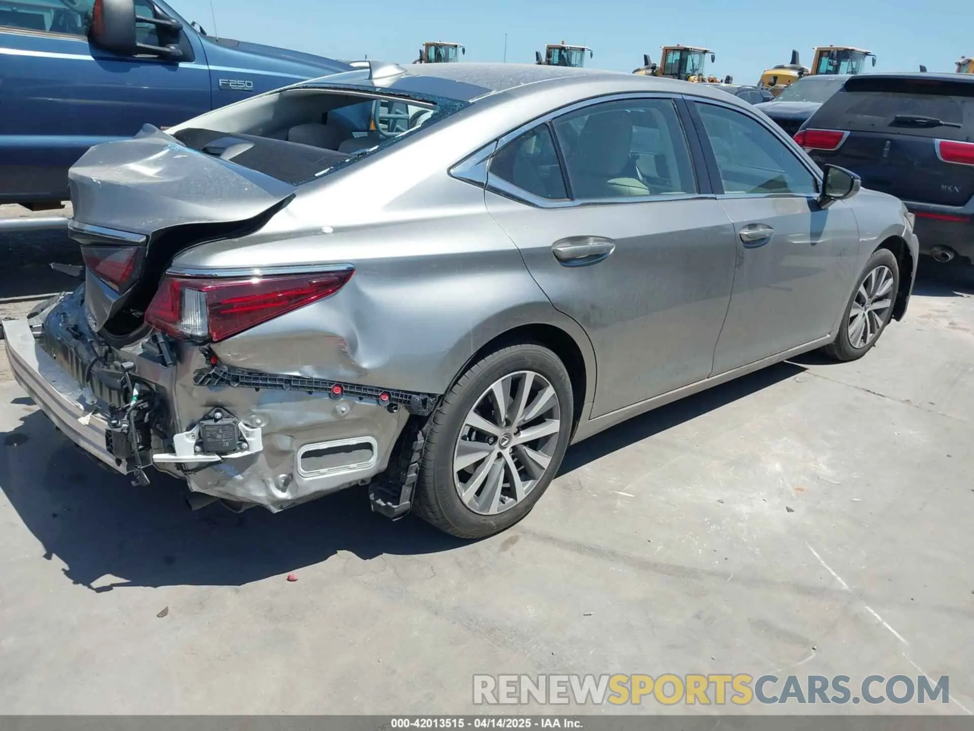4 Photograph of a damaged car 58ADZ1B18LU073041 LEXUS ES 350 2020
