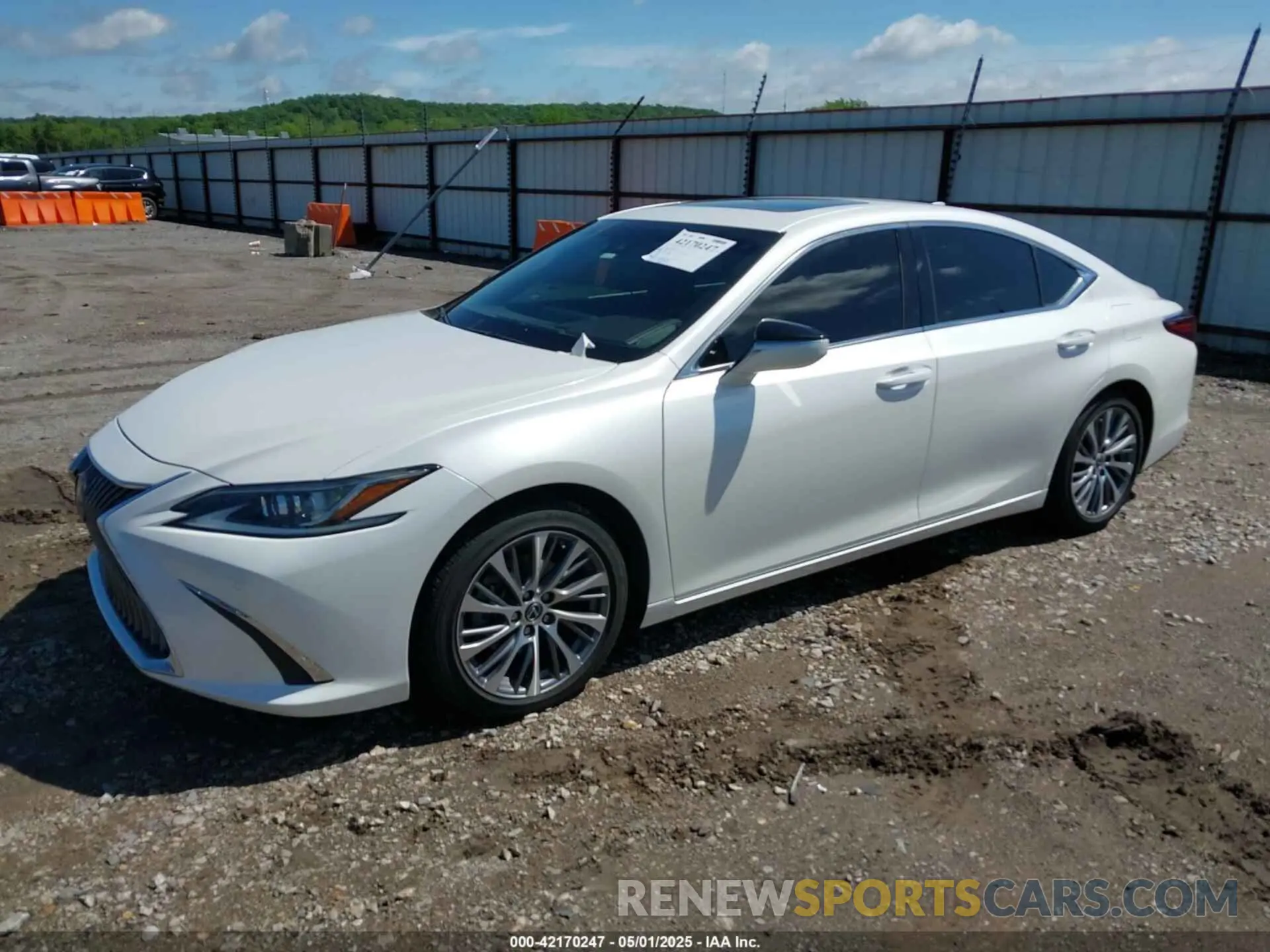 2 Photograph of a damaged car 58ADZ1B18LU075310 LEXUS ES 350 2020