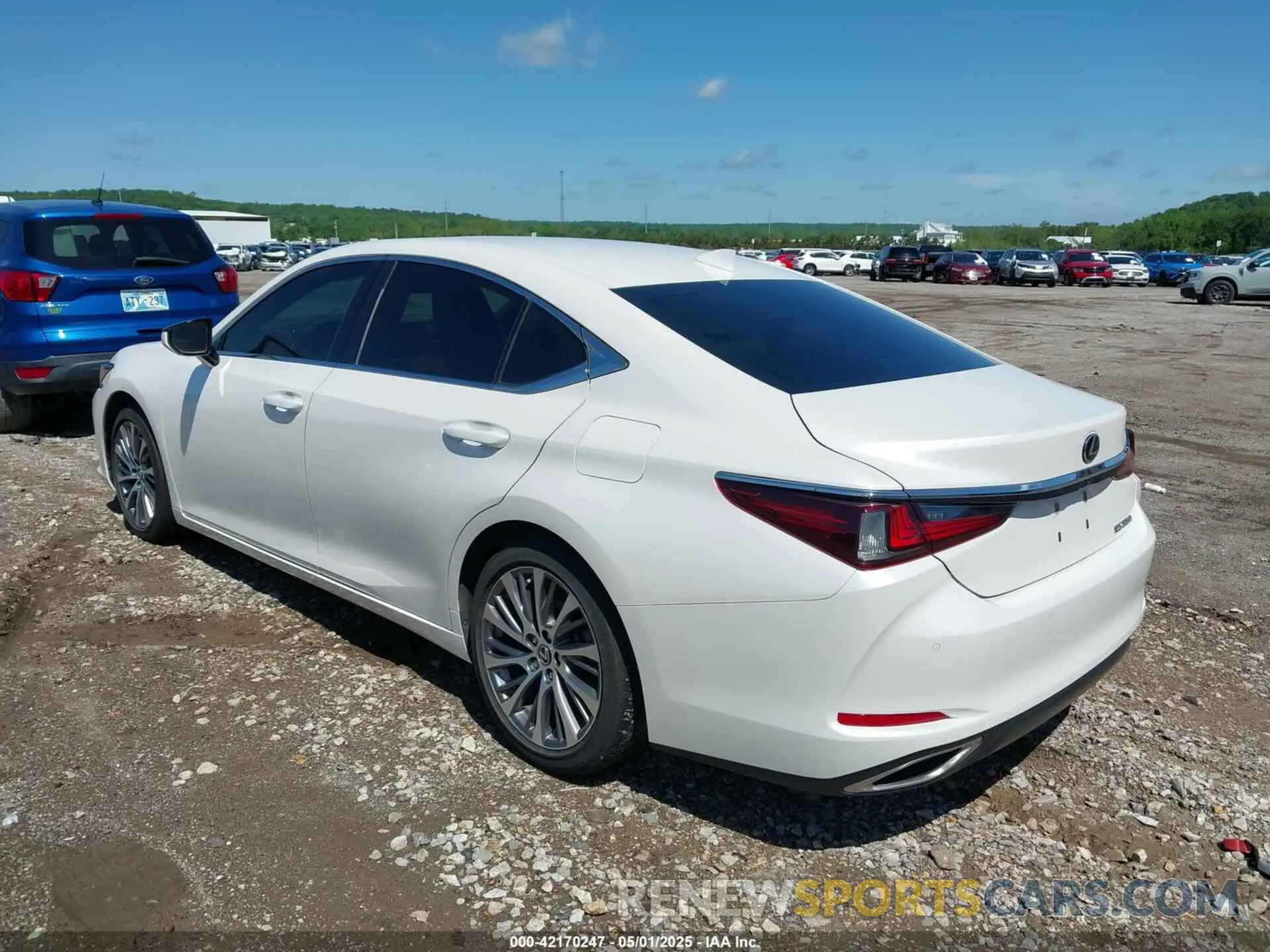 3 Photograph of a damaged car 58ADZ1B18LU075310 LEXUS ES 350 2020