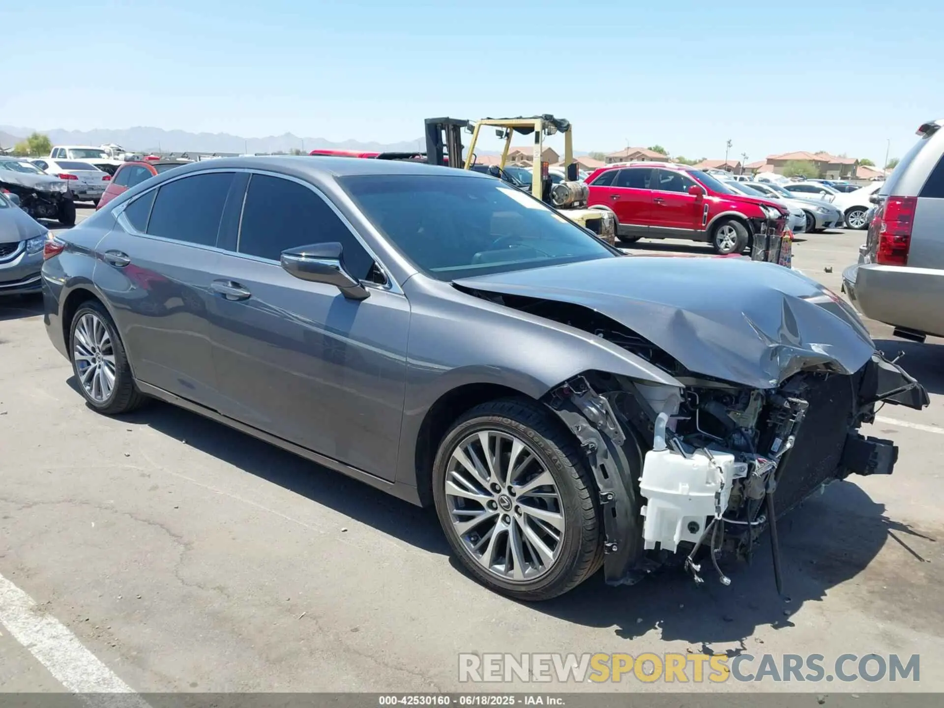 1 Photograph of a damaged car 58ADZ1B19LU056460 LEXUS ES 350 2020