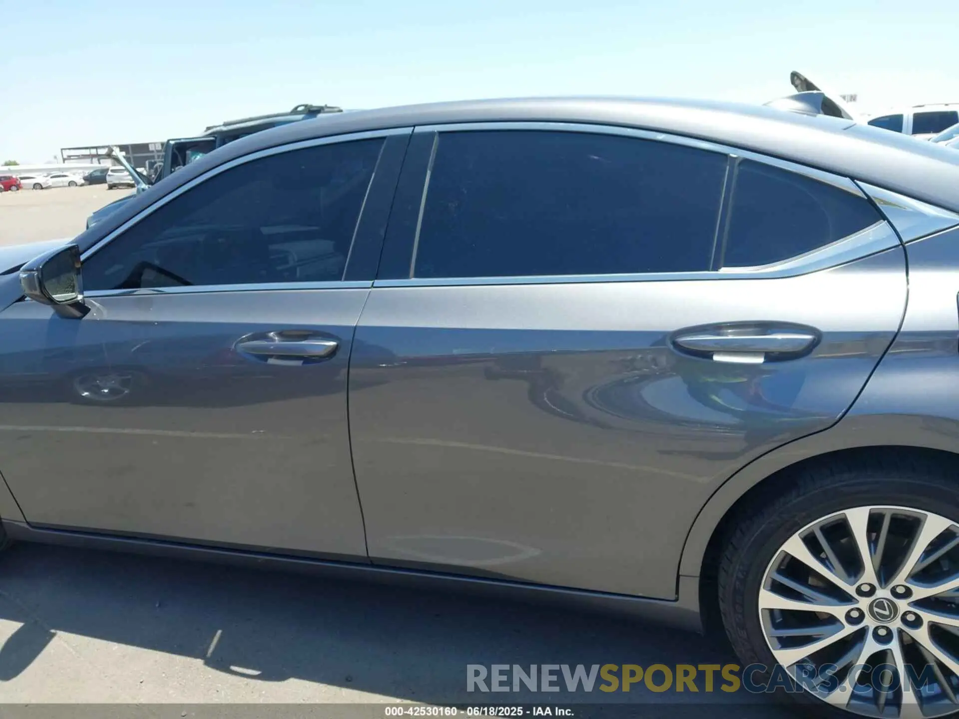 15 Photograph of a damaged car 58ADZ1B19LU056460 LEXUS ES 350 2020