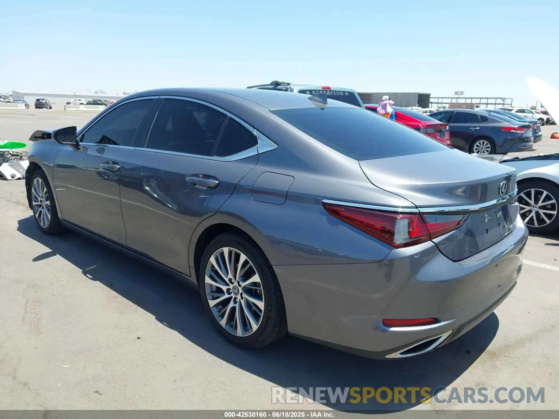 3 Photograph of a damaged car 58ADZ1B19LU056460 LEXUS ES 350 2020