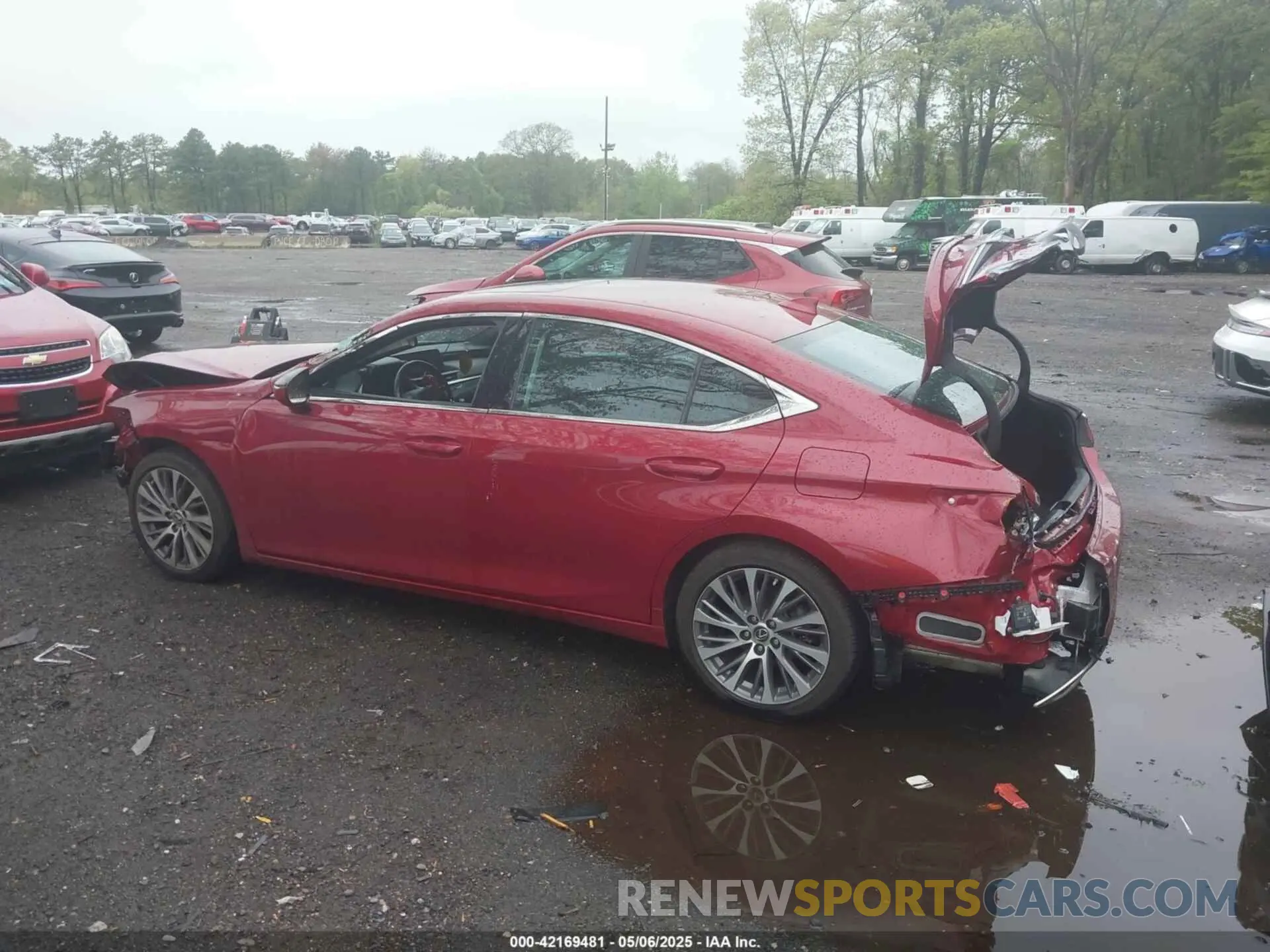 14 Photograph of a damaged car 58ADZ1B19LU078202 LEXUS ES 350 2020