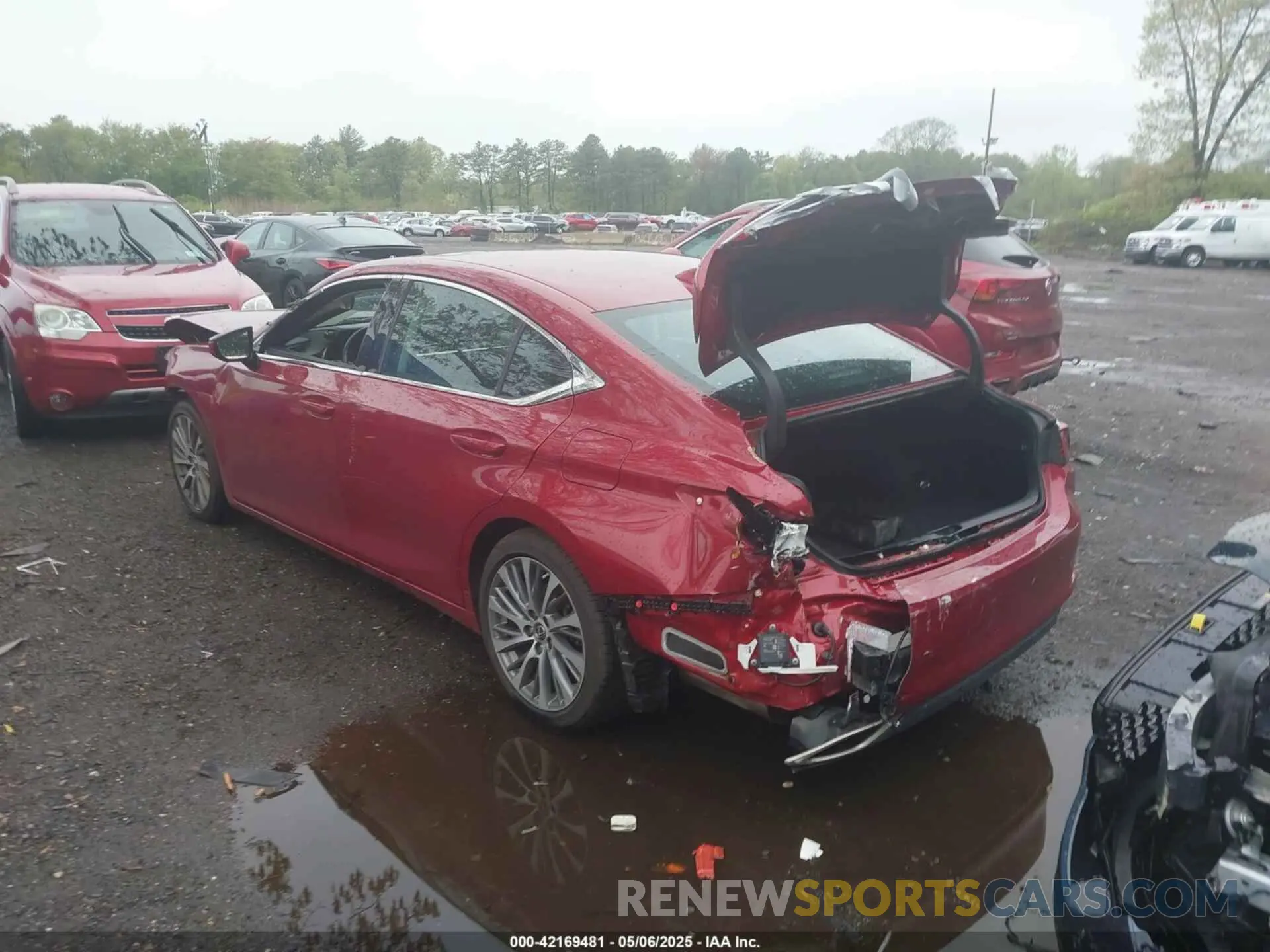 3 Photograph of a damaged car 58ADZ1B19LU078202 LEXUS ES 350 2020