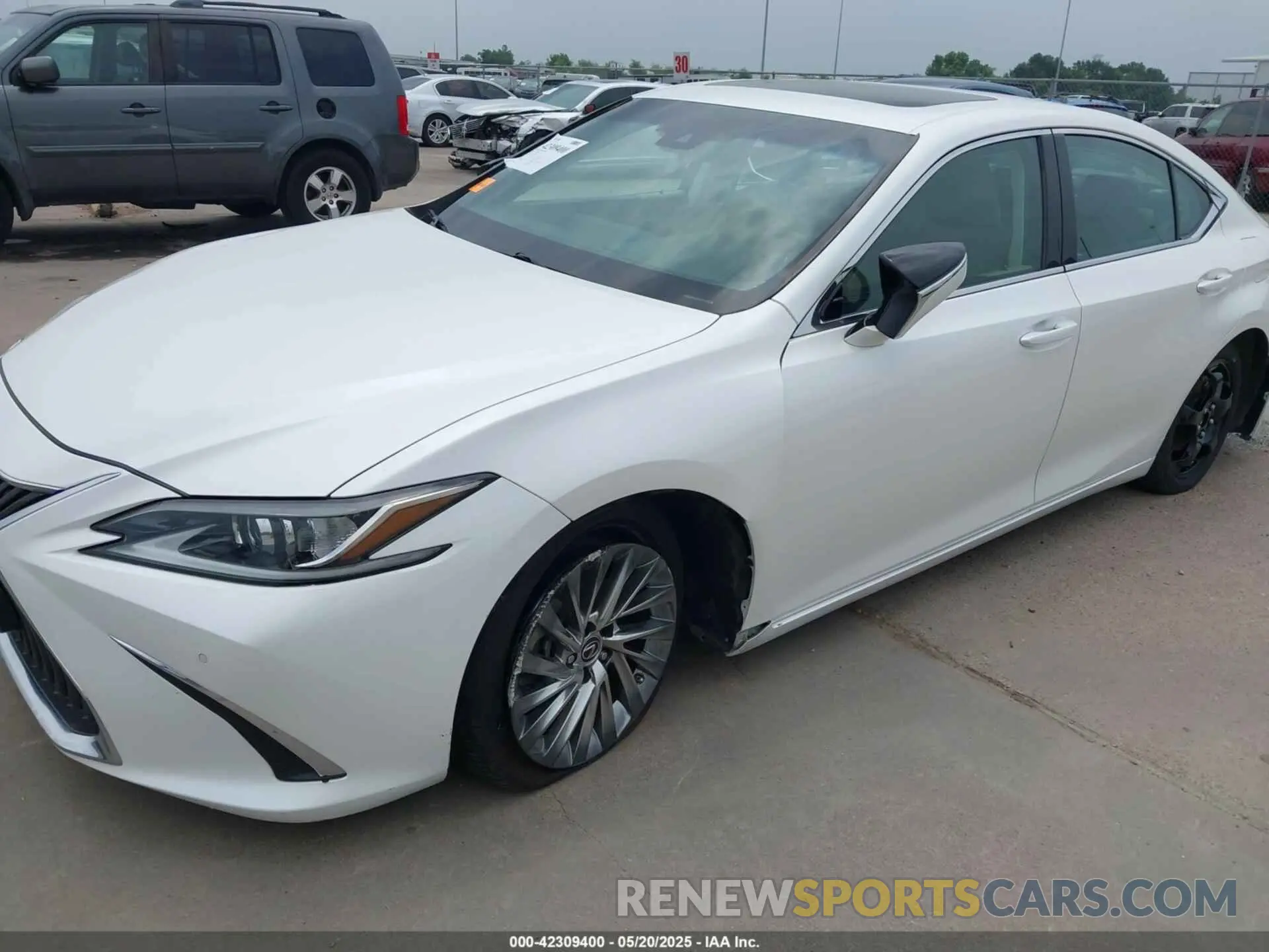 6 Photograph of a damaged car 58AEZ1B14LU056693 LEXUS ES 350 2020