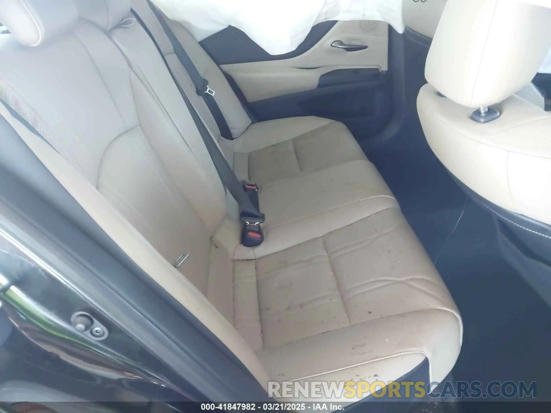 8 Photograph of a damaged car 58AEZ1B15LU053883 LEXUS ES 350 2020