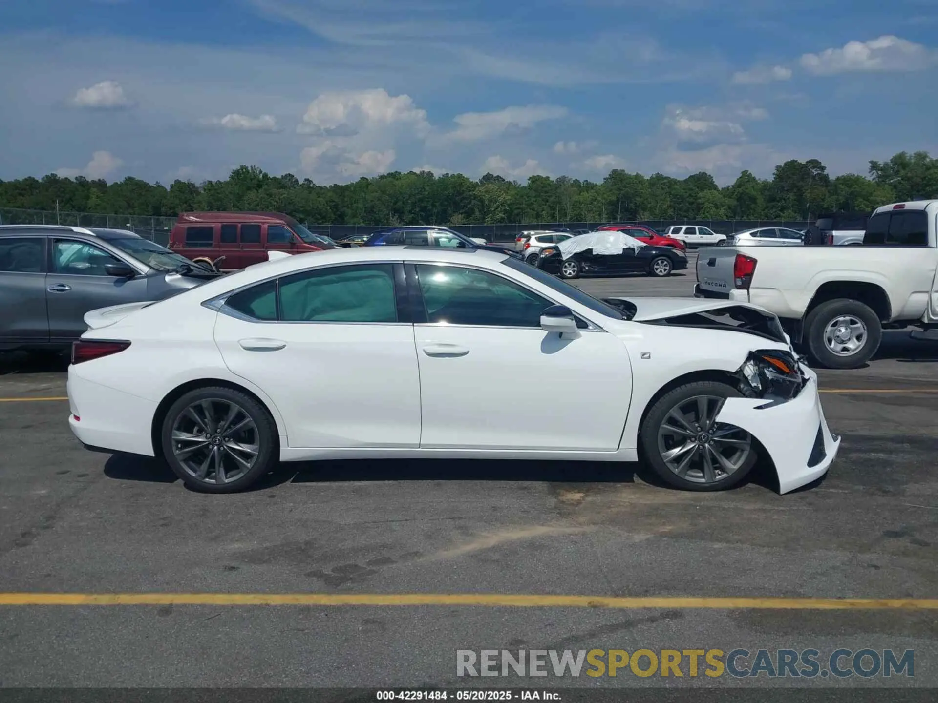 13 Photograph of a damaged car 58AGZ1B11LU065716 LEXUS ES 350 2020