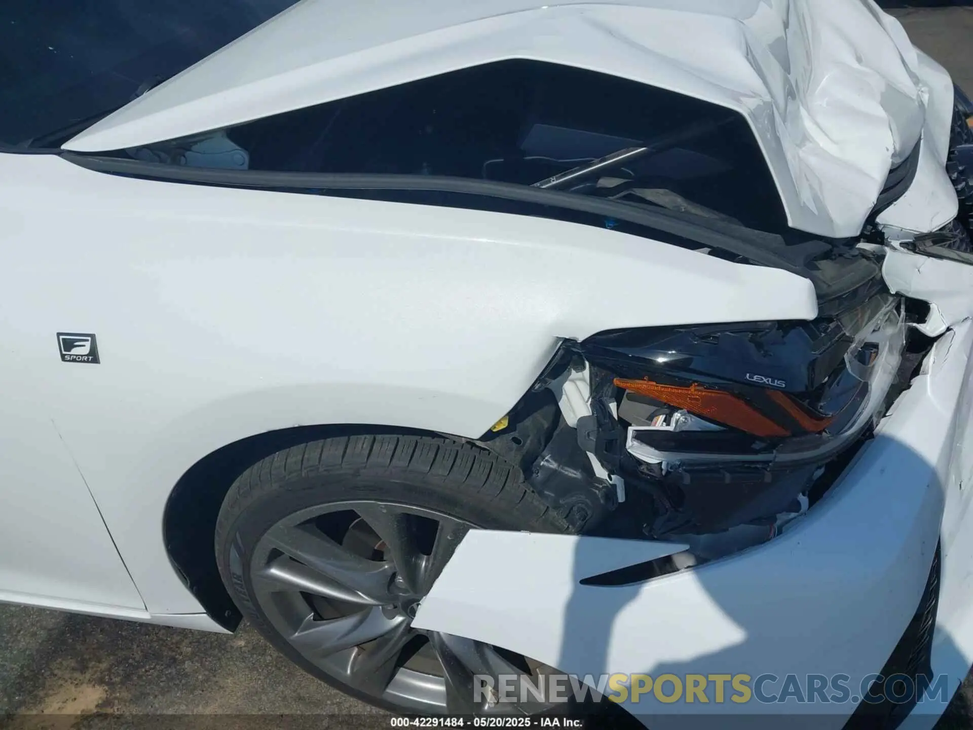 17 Photograph of a damaged car 58AGZ1B11LU065716 LEXUS ES 350 2020