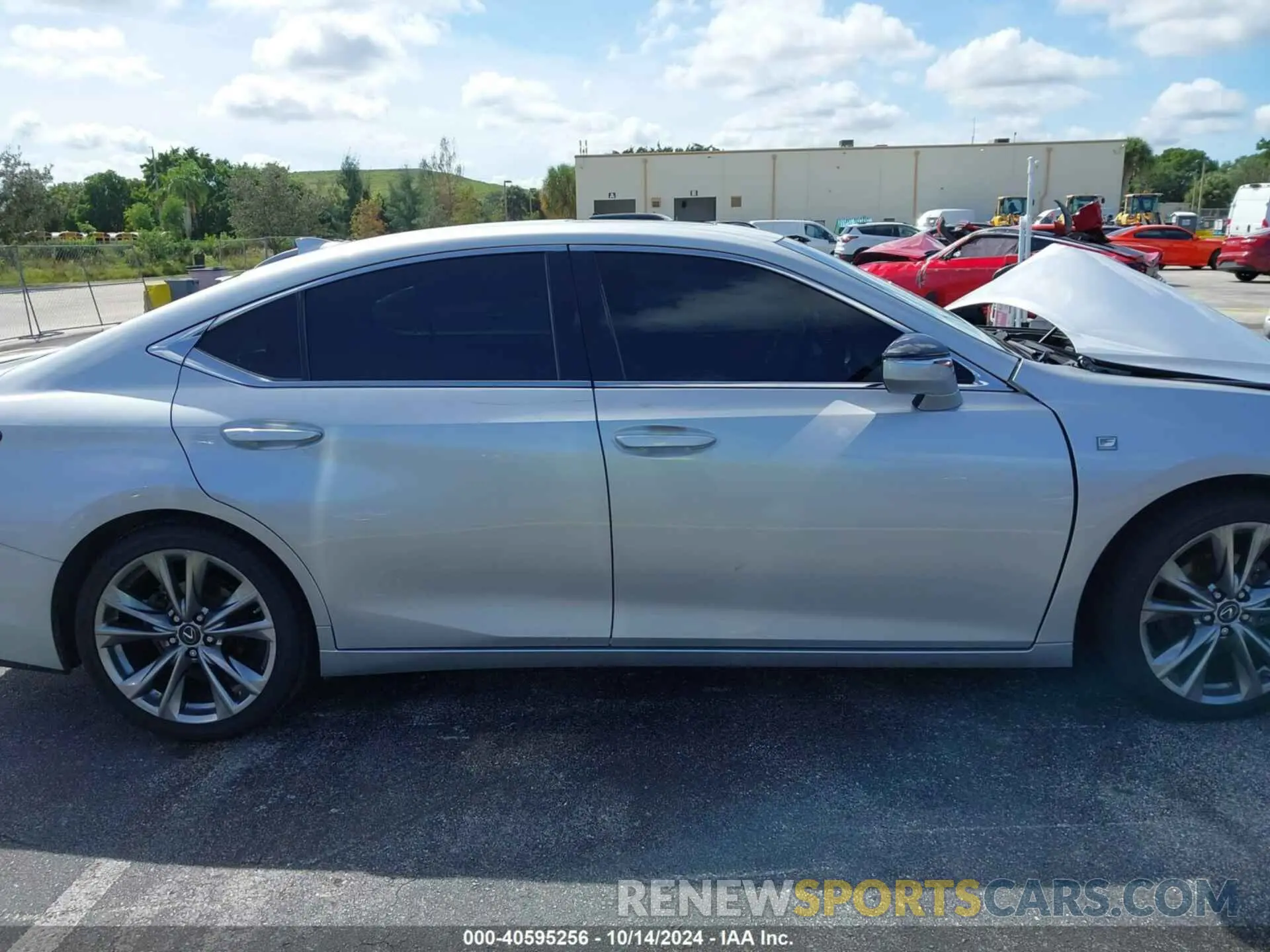 14 Photograph of a damaged car 58AGZ1B15LU072992 LEXUS ES 350 2020