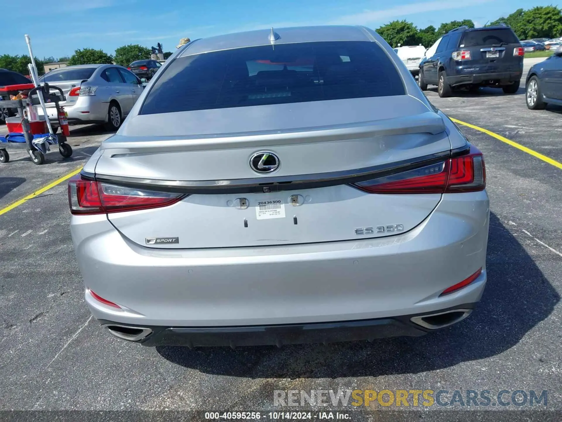 17 Photograph of a damaged car 58AGZ1B15LU072992 LEXUS ES 350 2020
