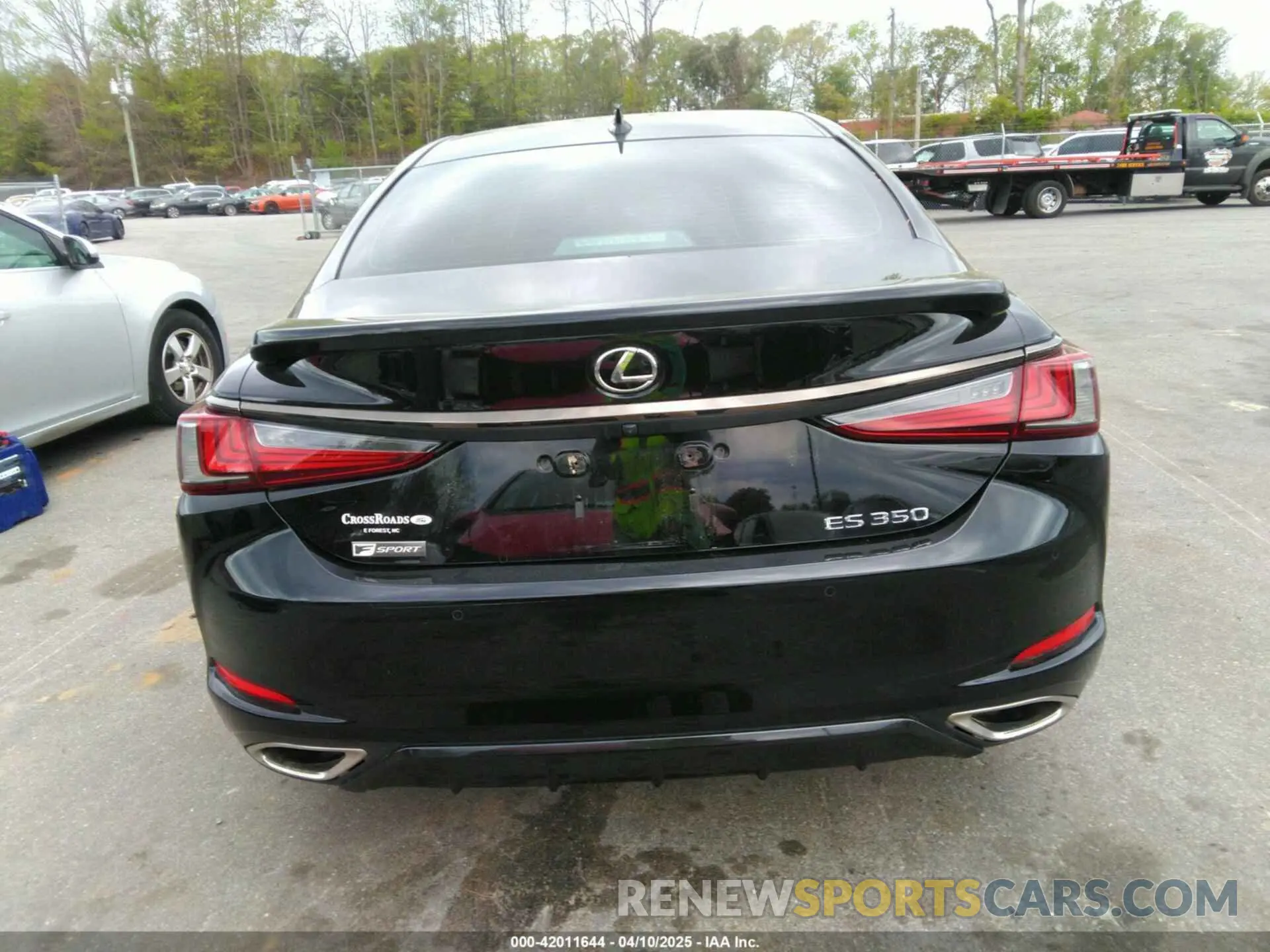 17 Photograph of a damaged car 58AGZ1B15LU073768 LEXUS ES 350 2020