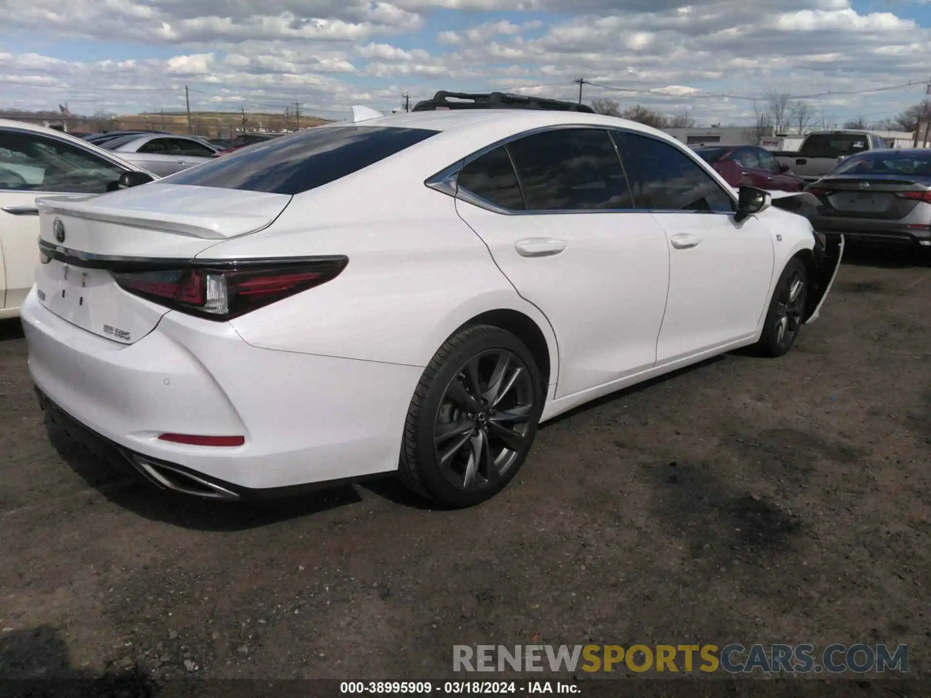 4 Photograph of a damaged car 58AGZ1B19LU054561 LEXUS ES 350 2020