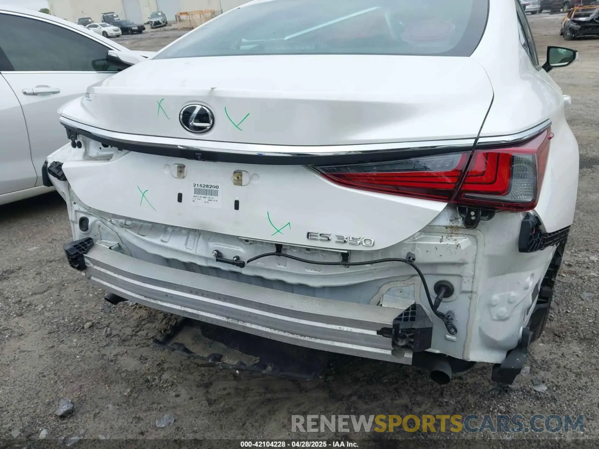 17 Photograph of a damaged car 58ACZ1B12MU103129 LEXUS ES 350 2021