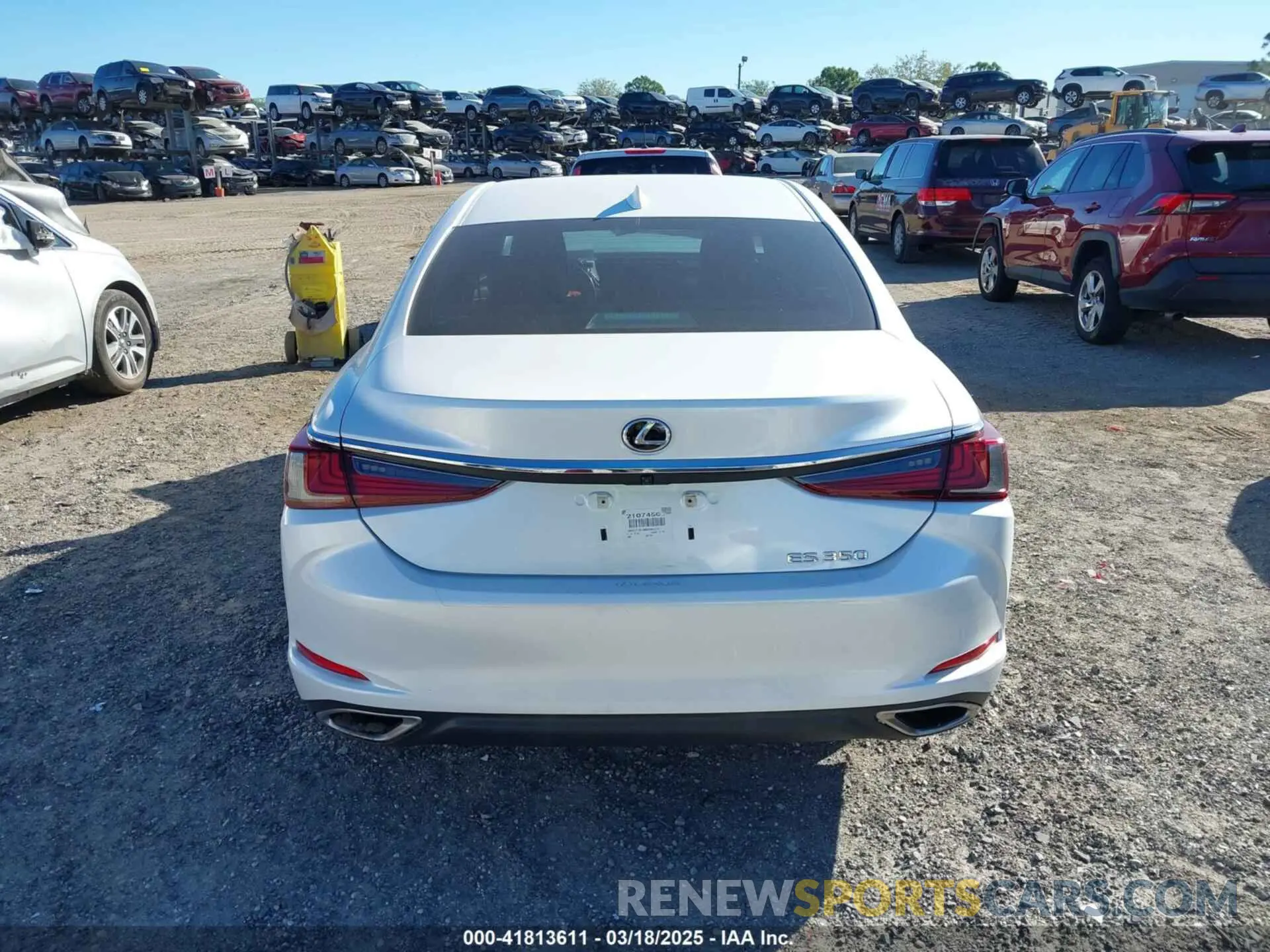 16 Photograph of a damaged car 58ACZ1B14MU085278 LEXUS ES 350 2021