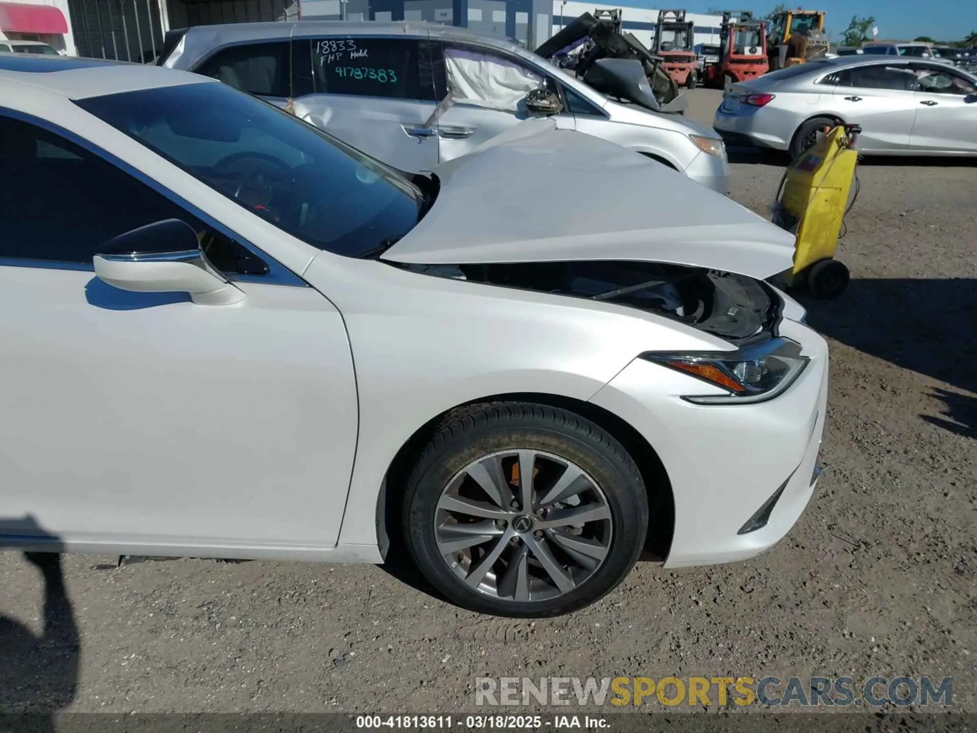 21 Photograph of a damaged car 58ACZ1B14MU085278 LEXUS ES 350 2021