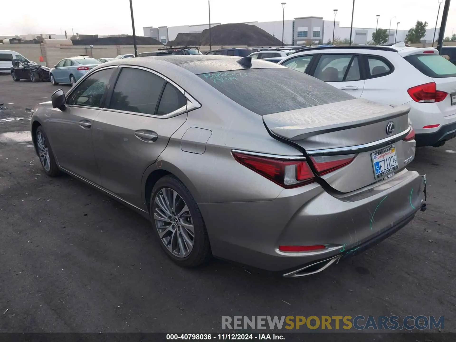 3 Photograph of a damaged car 58ADZ1B10MU101111 LEXUS ES 350 2021