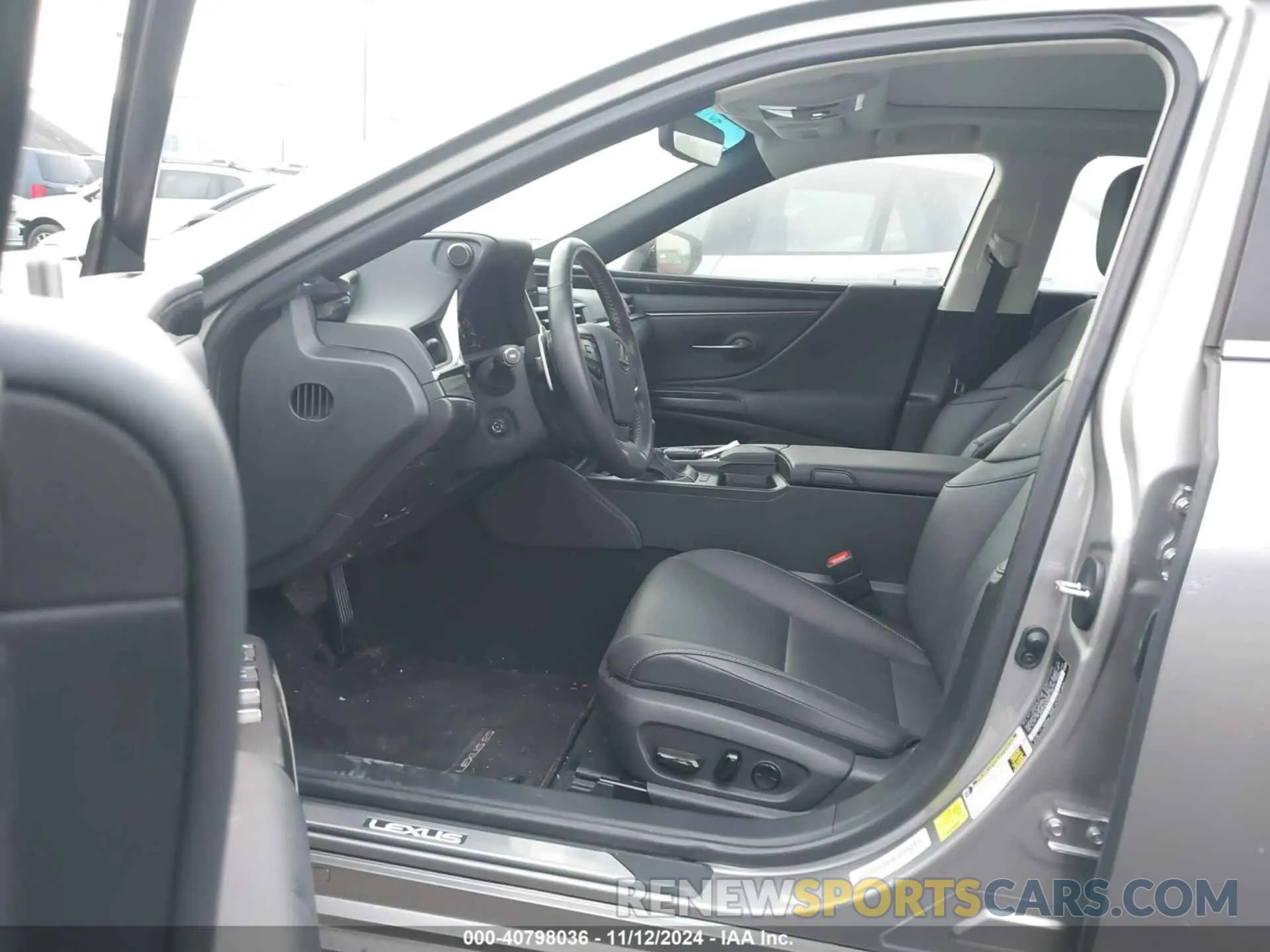 5 Photograph of a damaged car 58ADZ1B10MU101111 LEXUS ES 350 2021