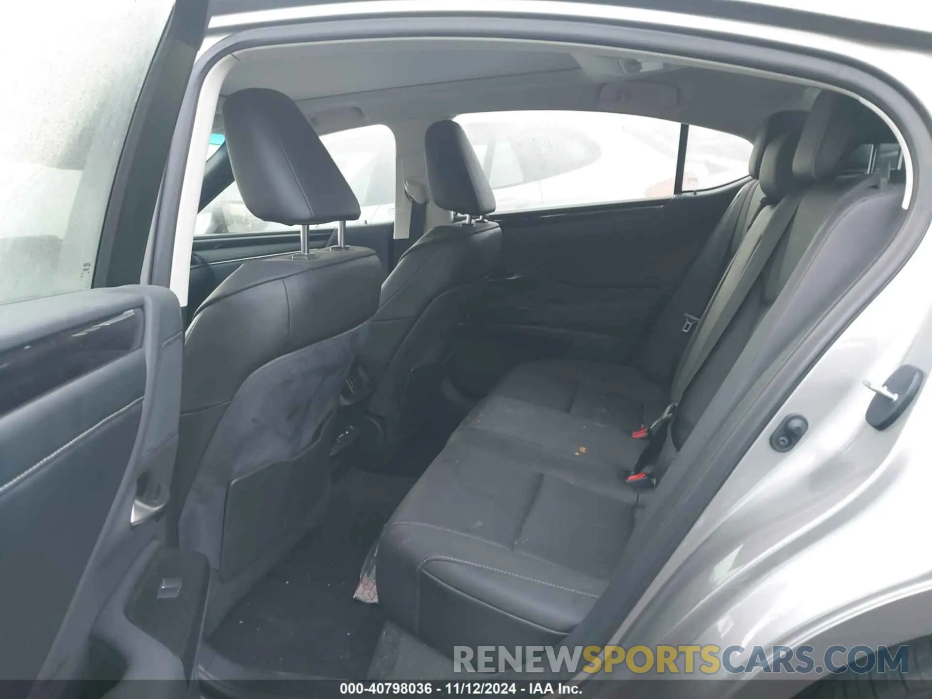 8 Photograph of a damaged car 58ADZ1B10MU101111 LEXUS ES 350 2021