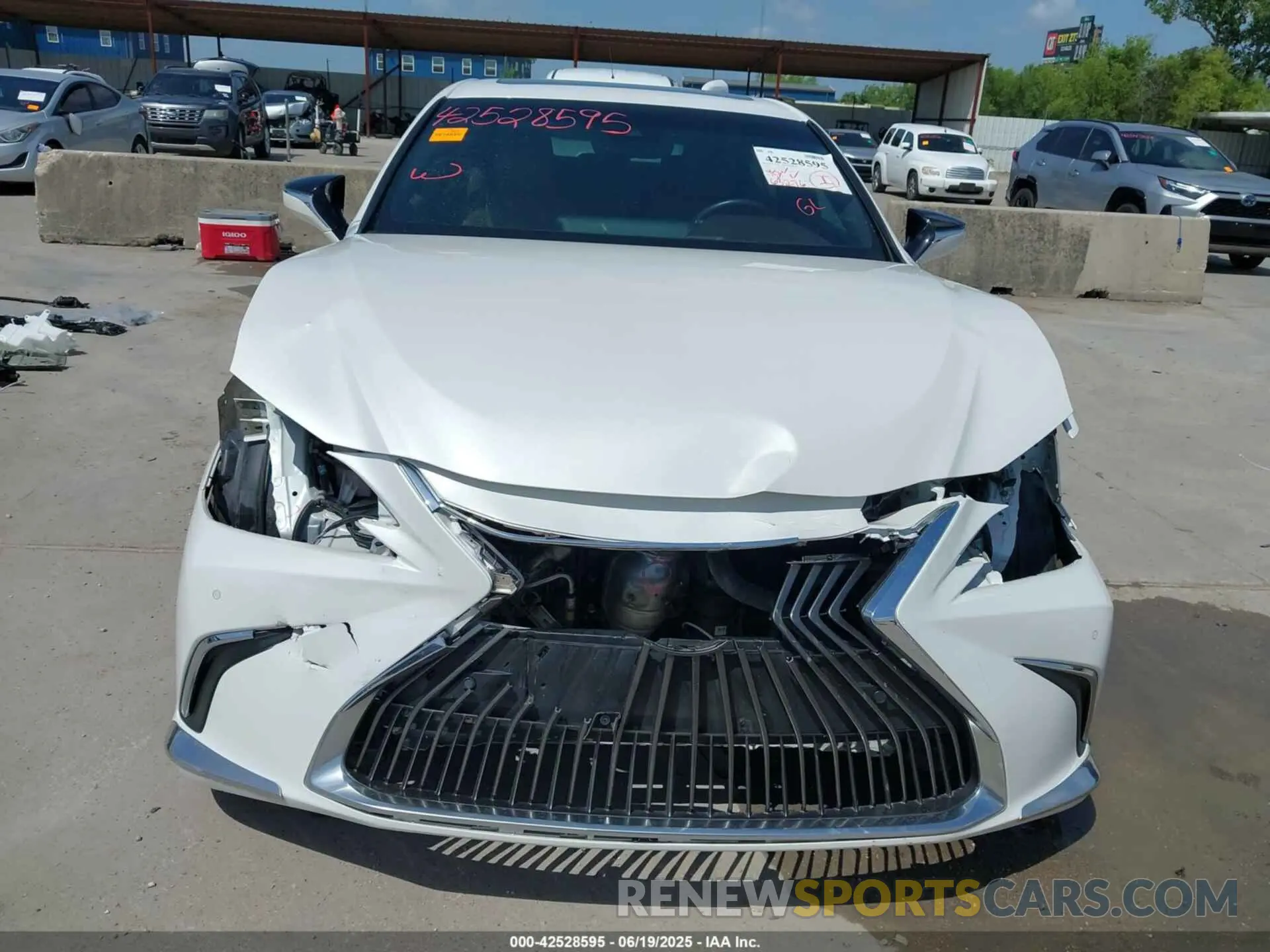 13 Photograph of a damaged car 58ADZ1B11MU084108 LEXUS ES 350 2021