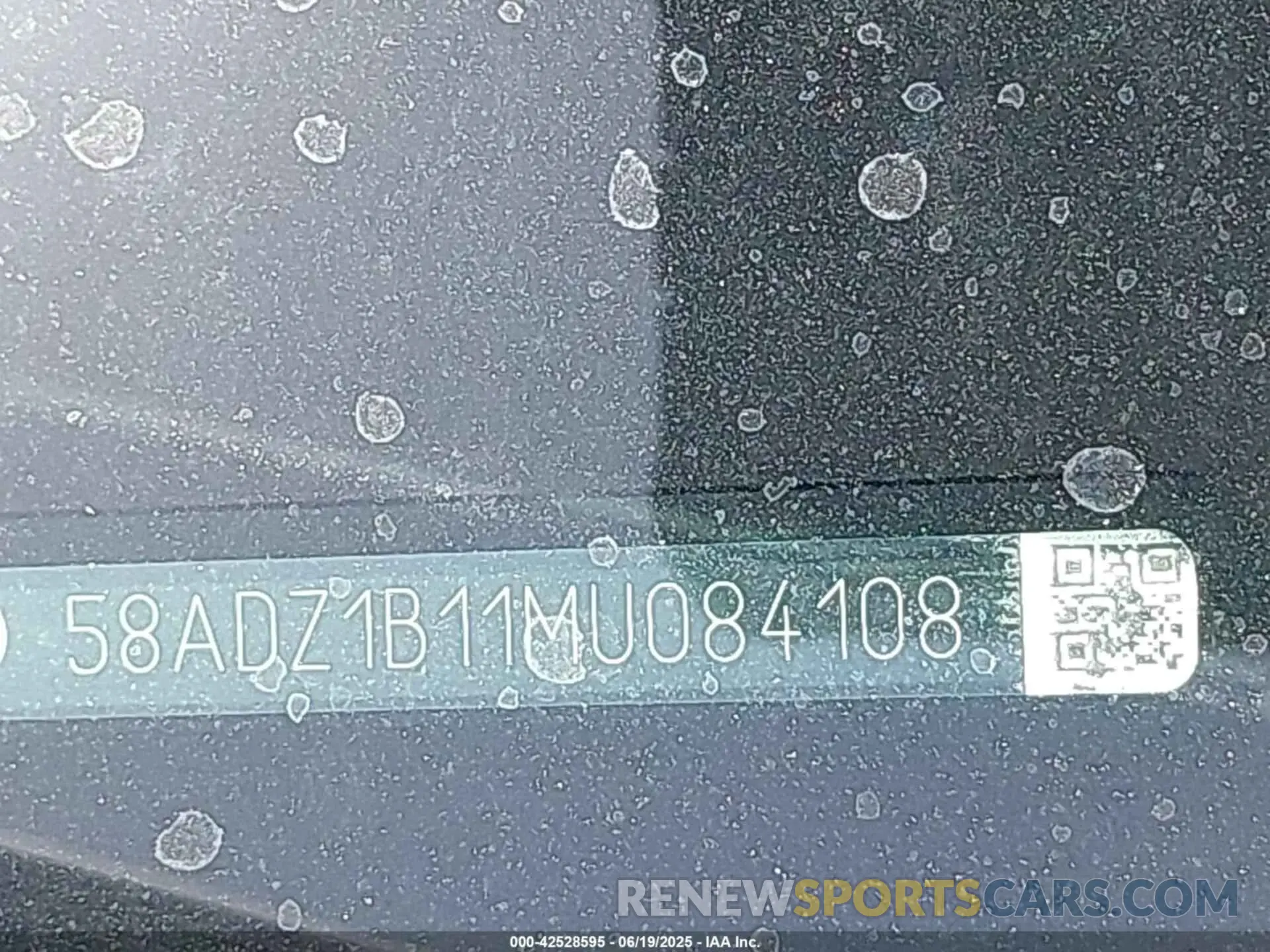 18 Photograph of a damaged car 58ADZ1B11MU084108 LEXUS ES 350 2021