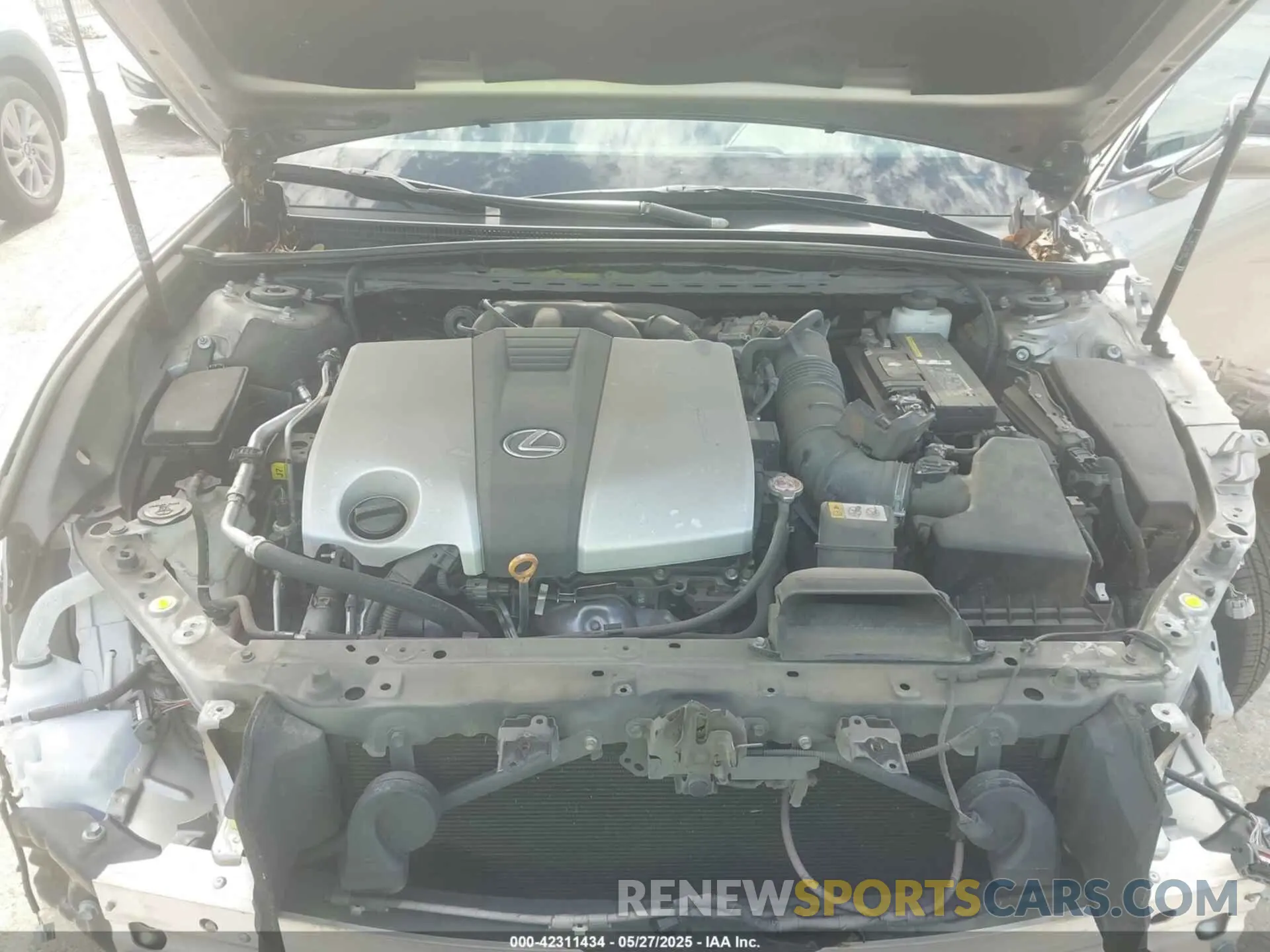 10 Photograph of a damaged car 58ADZ1B11MU087753 LEXUS ES 350 2021
