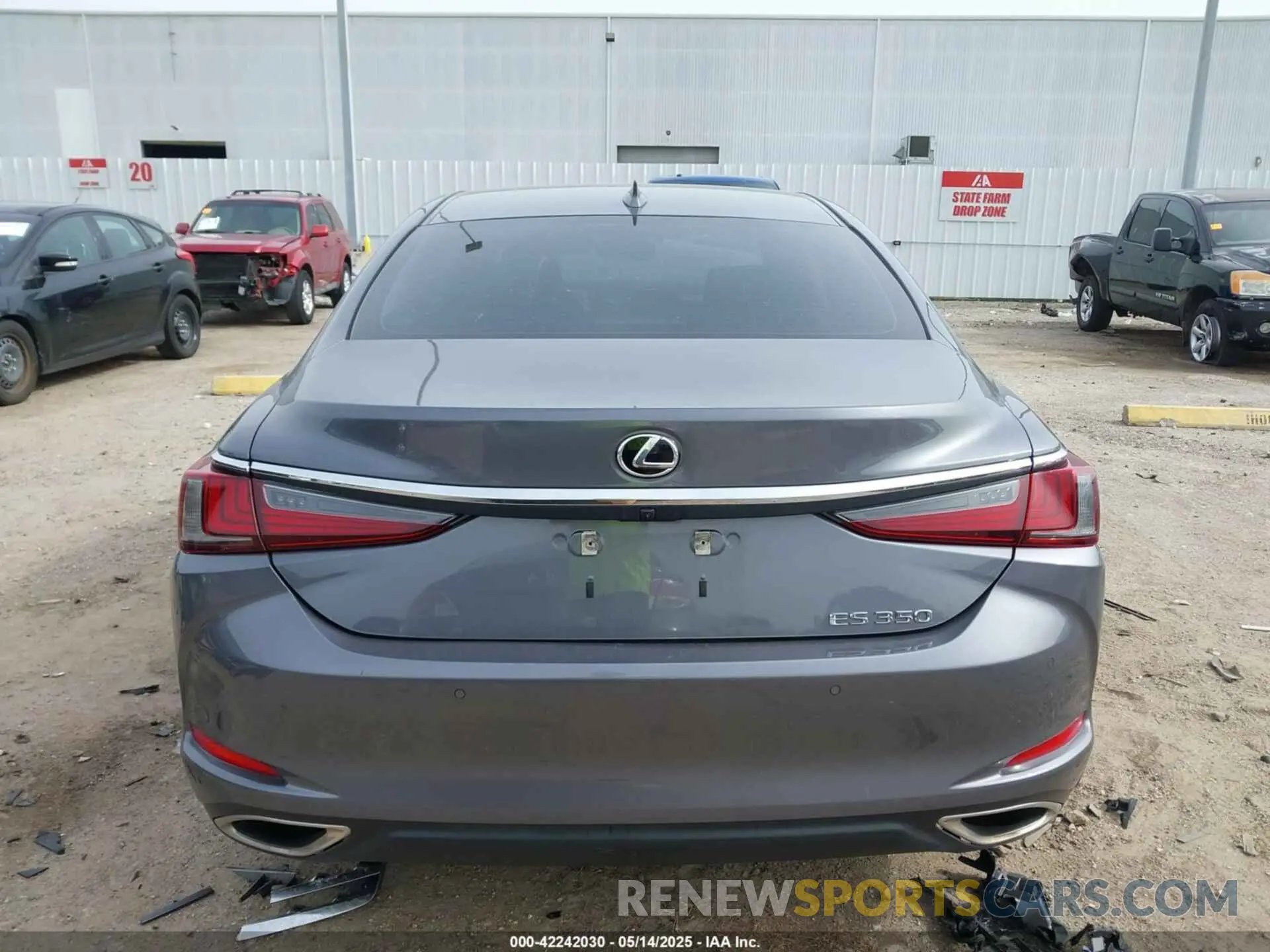 16 Photograph of a damaged car 58ADZ1B12MU089978 LEXUS ES 350 2021