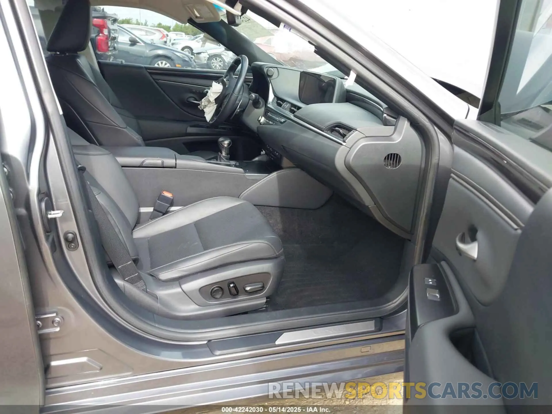 5 Photograph of a damaged car 58ADZ1B12MU089978 LEXUS ES 350 2021