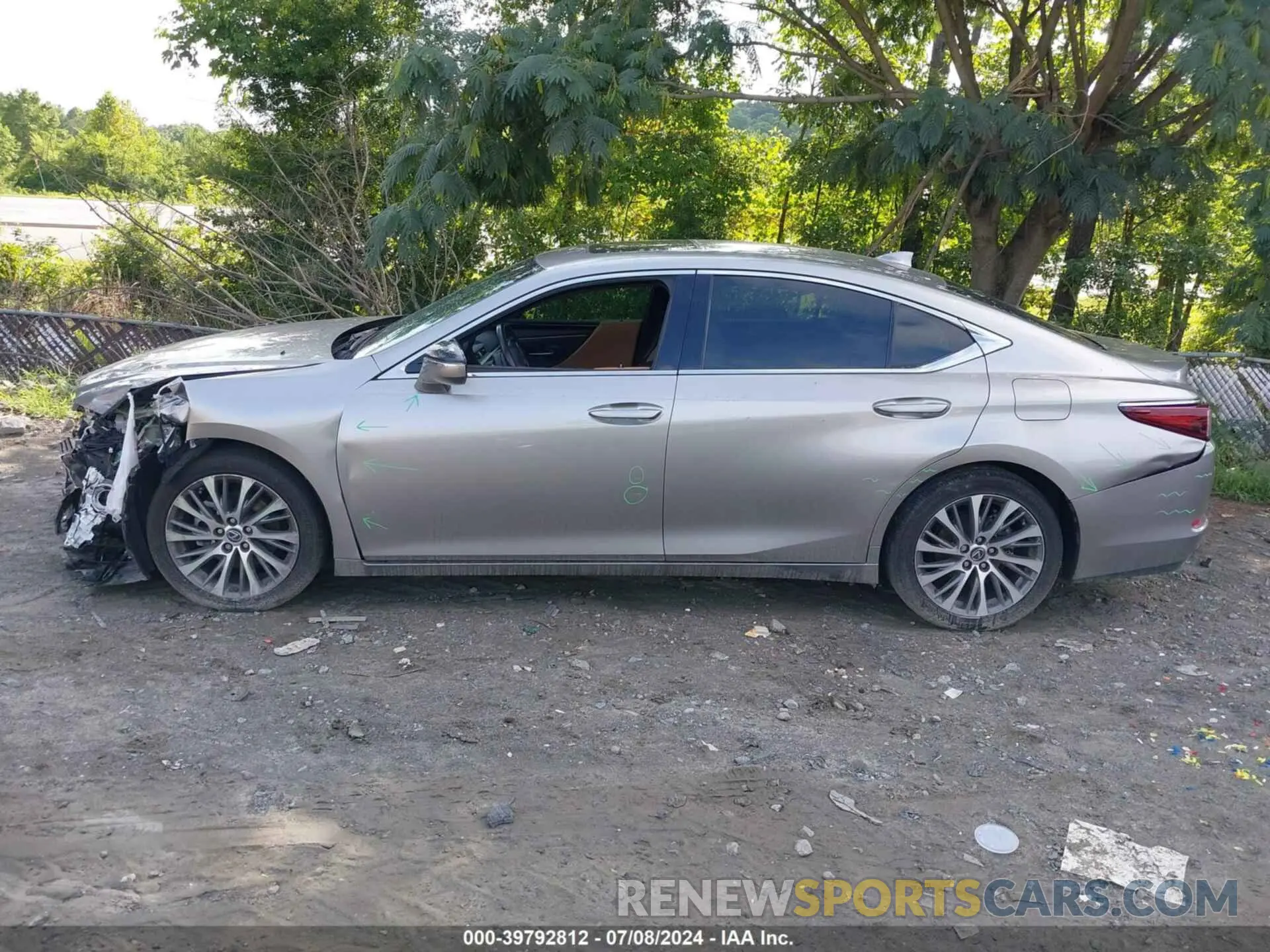 14 Photograph of a damaged car 58ADZ1B12MU091469 LEXUS ES 350 2021