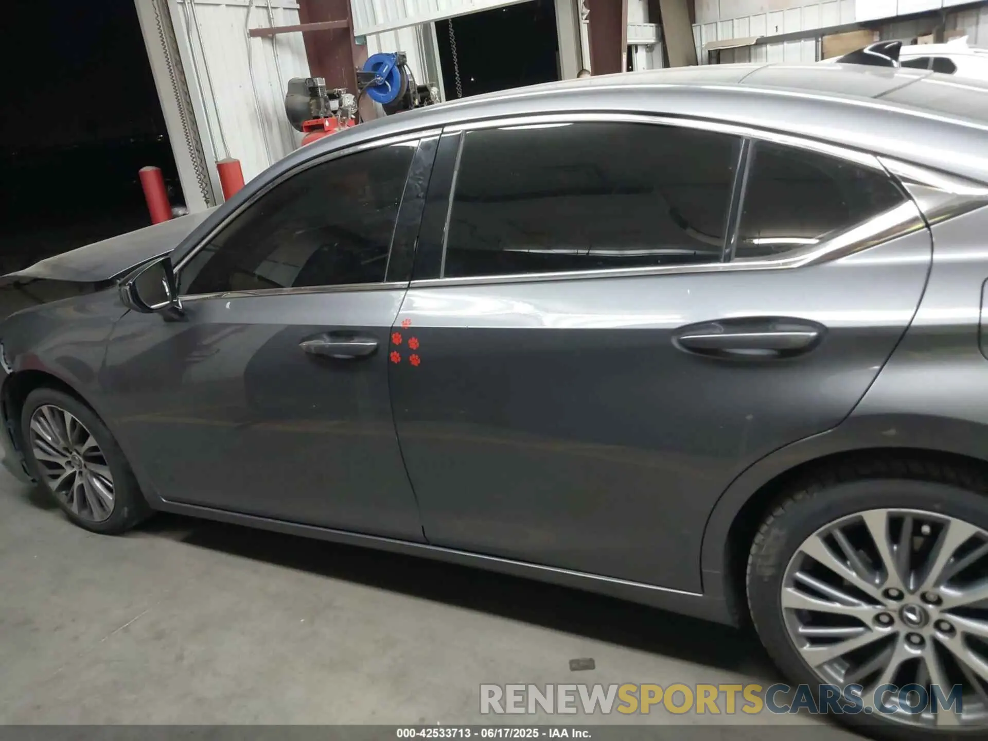 13 Photograph of a damaged car 58ADZ1B12MU100199 LEXUS ES 350 2021