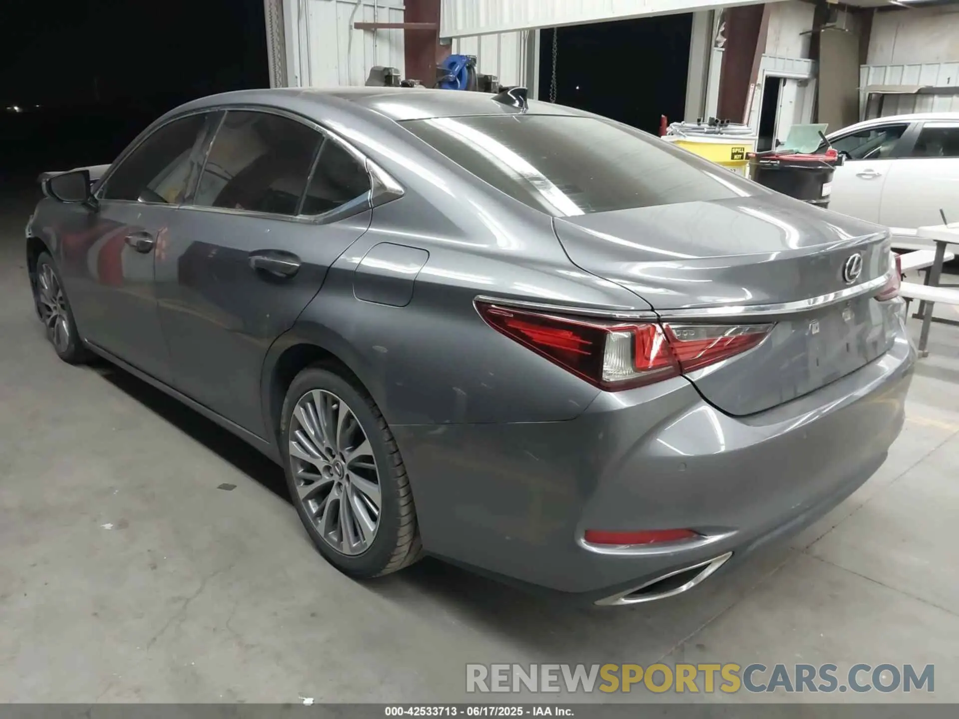 3 Photograph of a damaged car 58ADZ1B12MU100199 LEXUS ES 350 2021