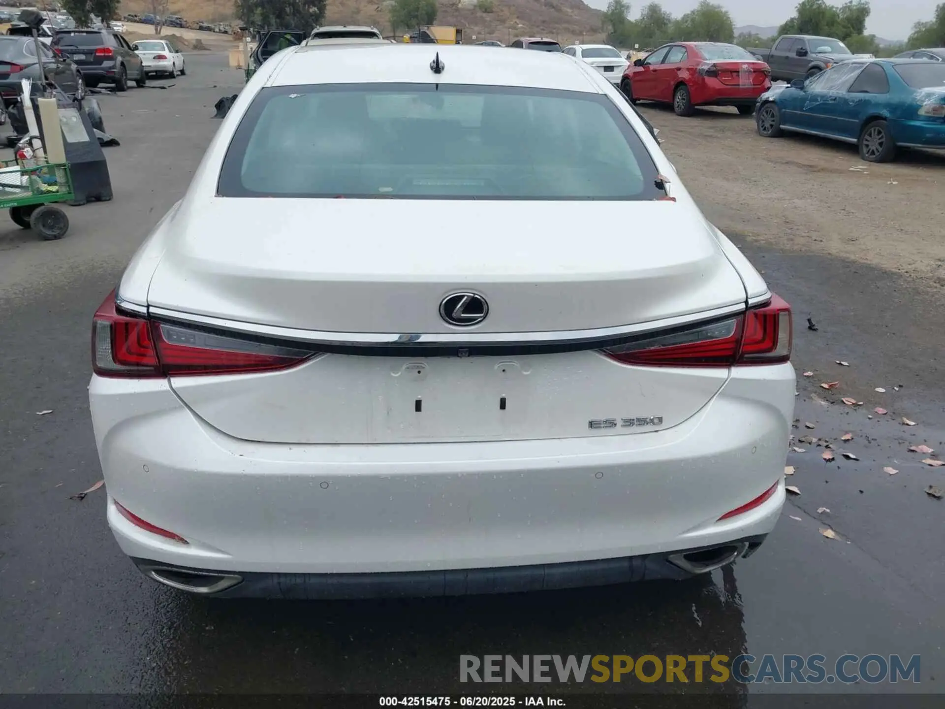 16 Photograph of a damaged car 58ADZ1B14MU086192 LEXUS ES 350 2021