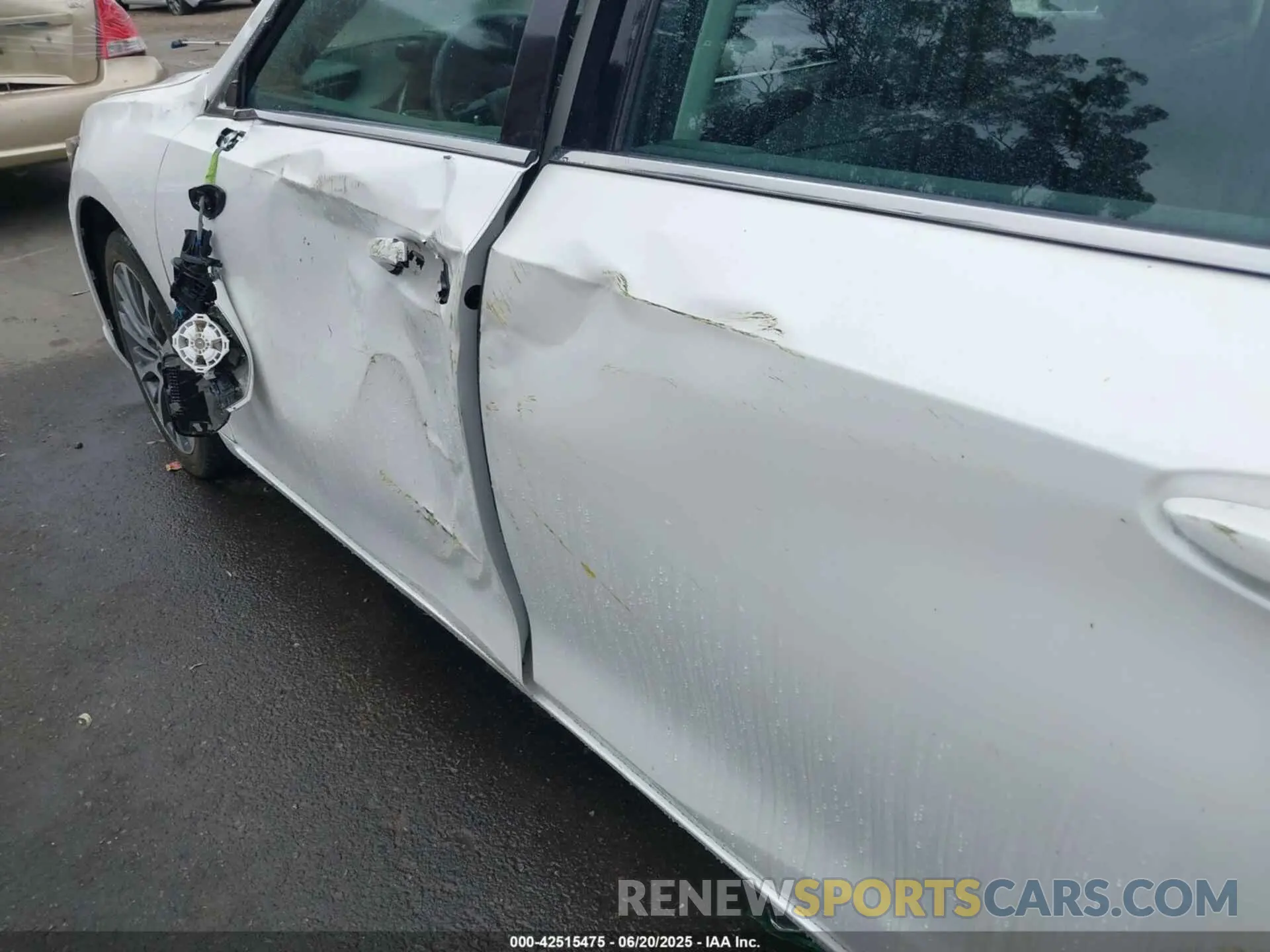 17 Photograph of a damaged car 58ADZ1B14MU086192 LEXUS ES 350 2021