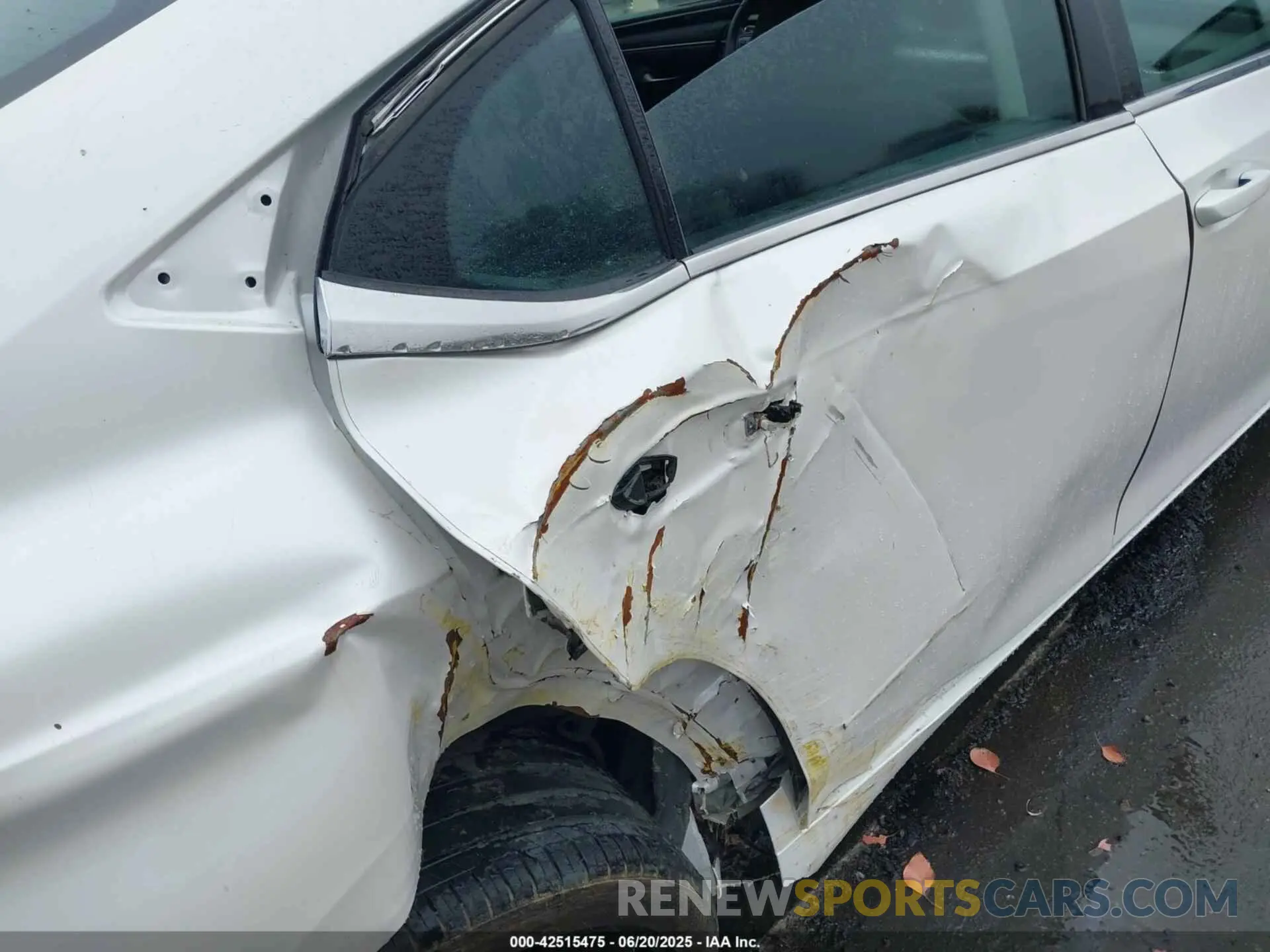 19 Photograph of a damaged car 58ADZ1B14MU086192 LEXUS ES 350 2021