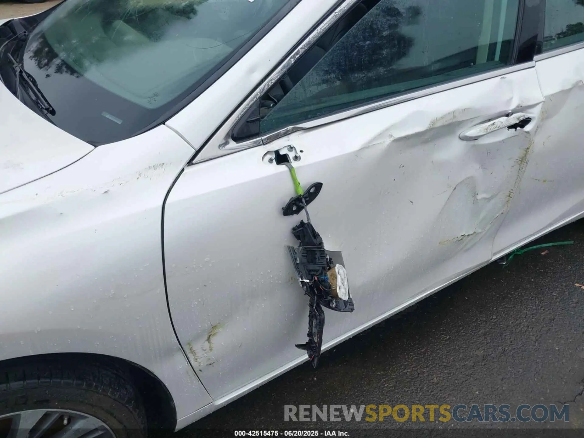 6 Photograph of a damaged car 58ADZ1B14MU086192 LEXUS ES 350 2021