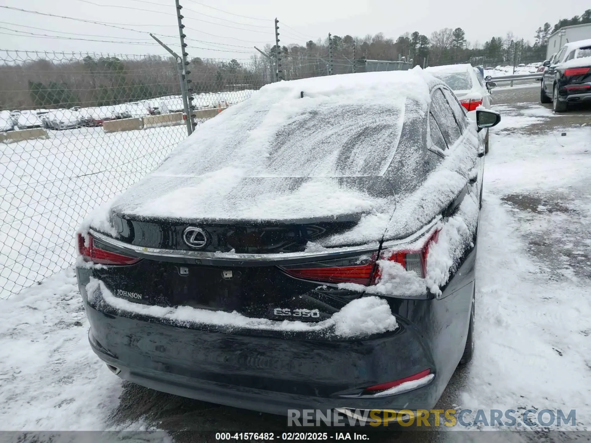 17 Photograph of a damaged car 58ADZ1B14MU091585 LEXUS ES 350 2021