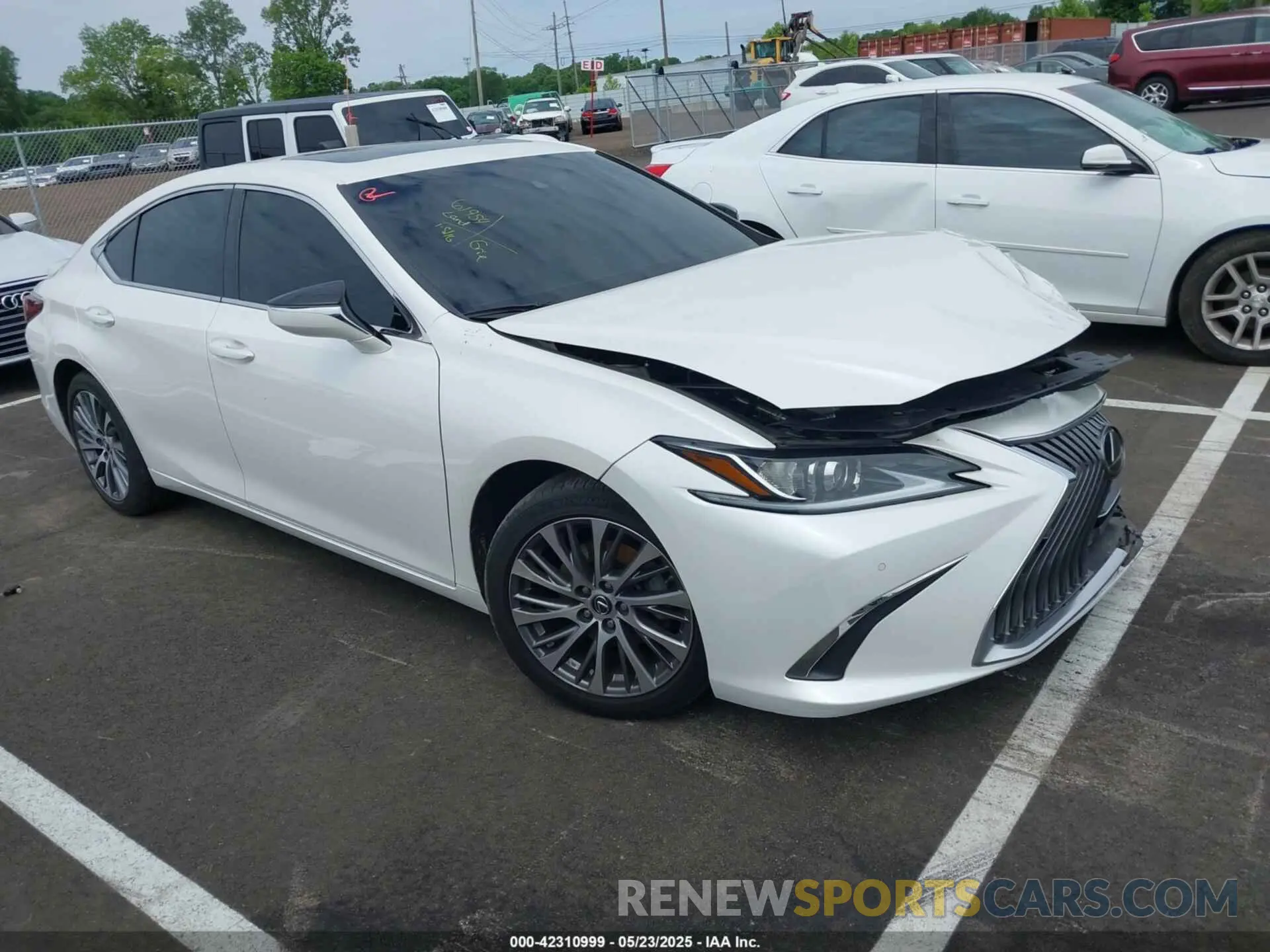 1 Photograph of a damaged car 58ADZ1B14MU100799 LEXUS ES 350 2021