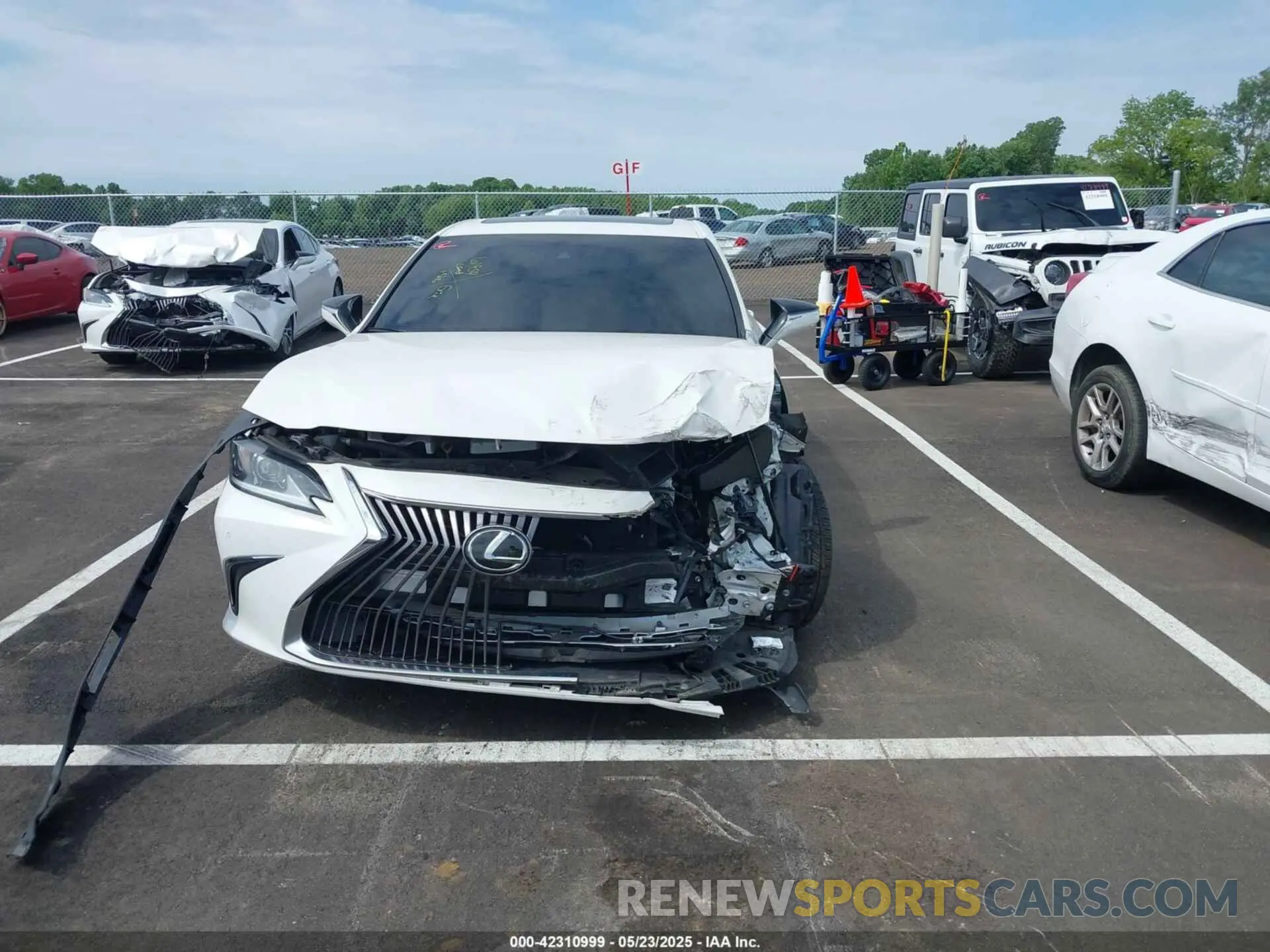 12 Photograph of a damaged car 58ADZ1B14MU100799 LEXUS ES 350 2021