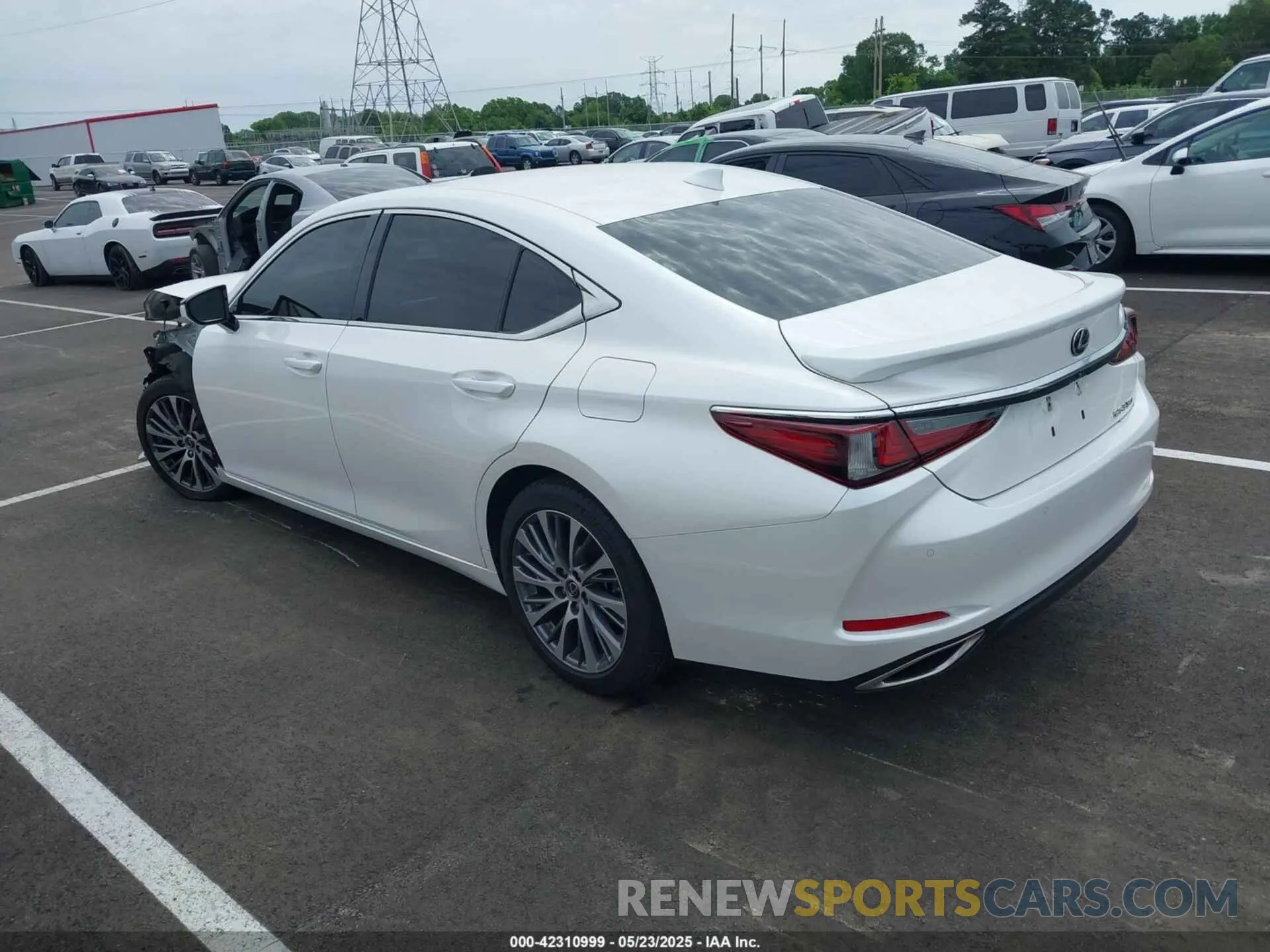 3 Photograph of a damaged car 58ADZ1B14MU100799 LEXUS ES 350 2021