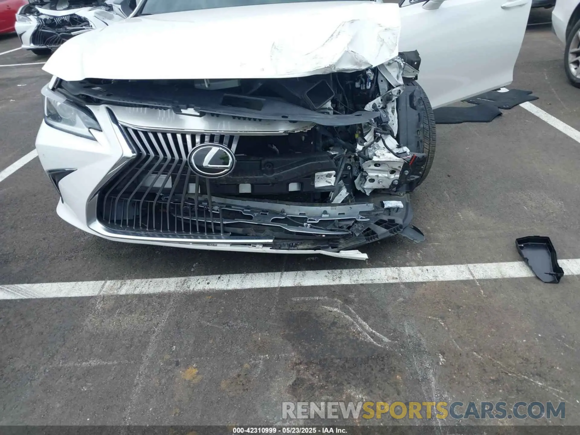 6 Photograph of a damaged car 58ADZ1B14MU100799 LEXUS ES 350 2021