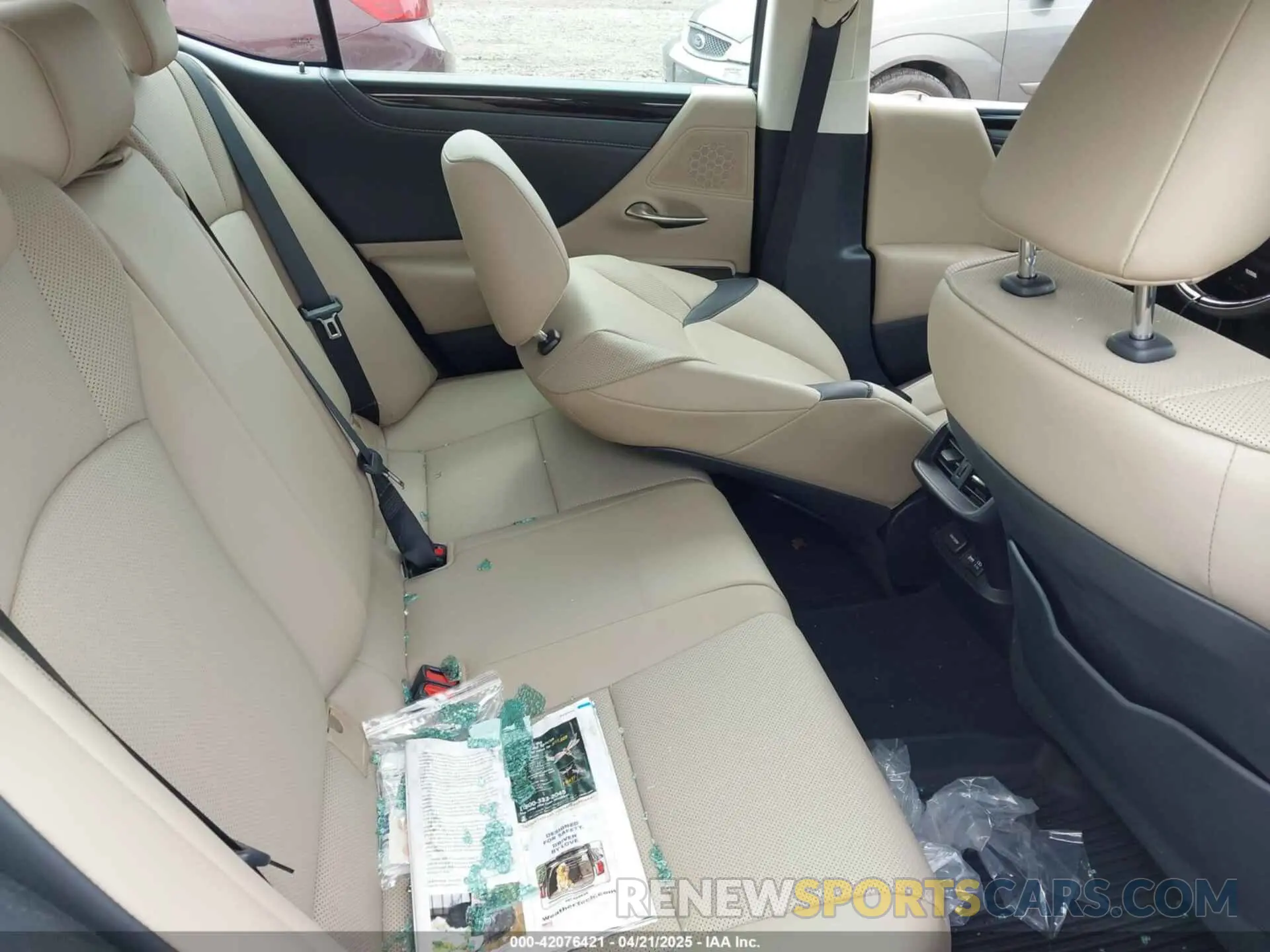 8 Photograph of a damaged car 58ADZ1B15MU098884 LEXUS ES 350 2021