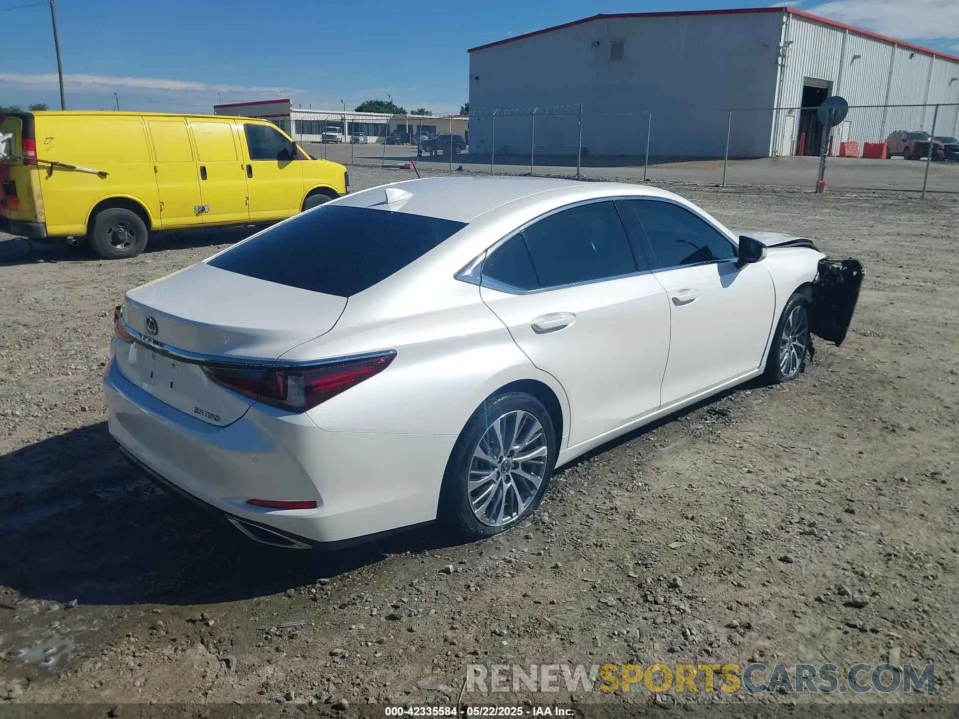 4 Photograph of a damaged car 58ADZ1B17MU086347 LEXUS ES 350 2021