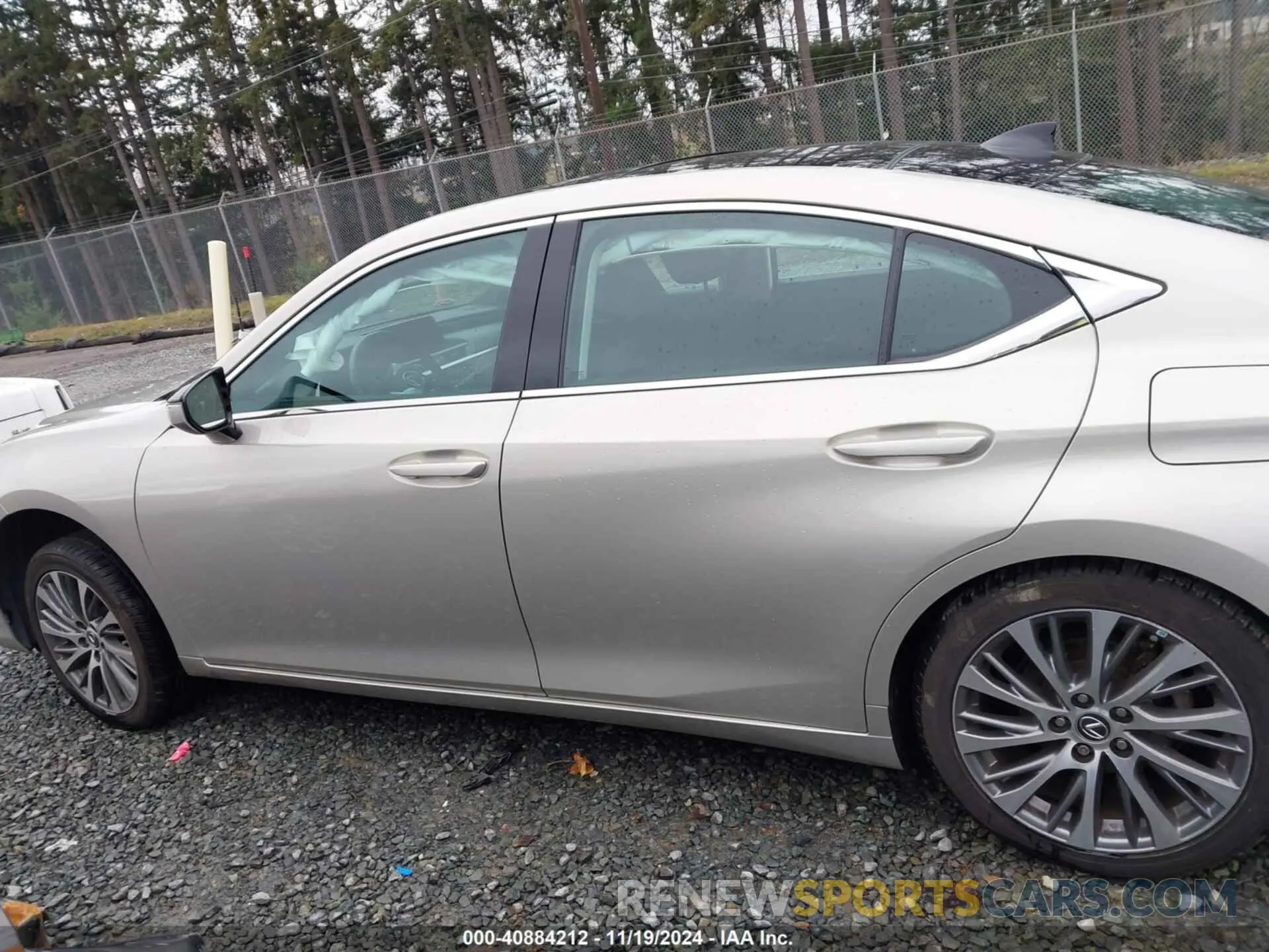 14 Photograph of a damaged car 58ADZ1B18MU087975 LEXUS ES 350 2021