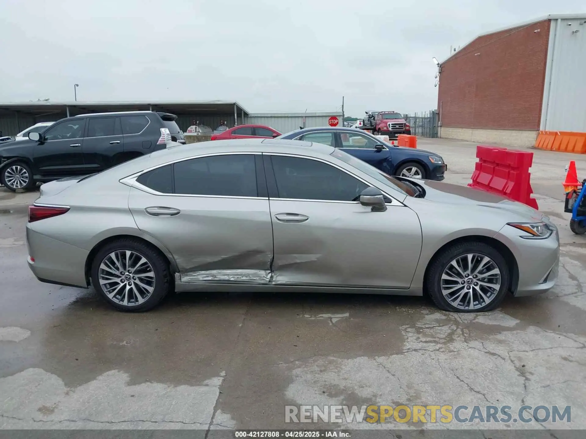 13 Photograph of a damaged car 58ADZ1B19MU098743 LEXUS ES 350 2021