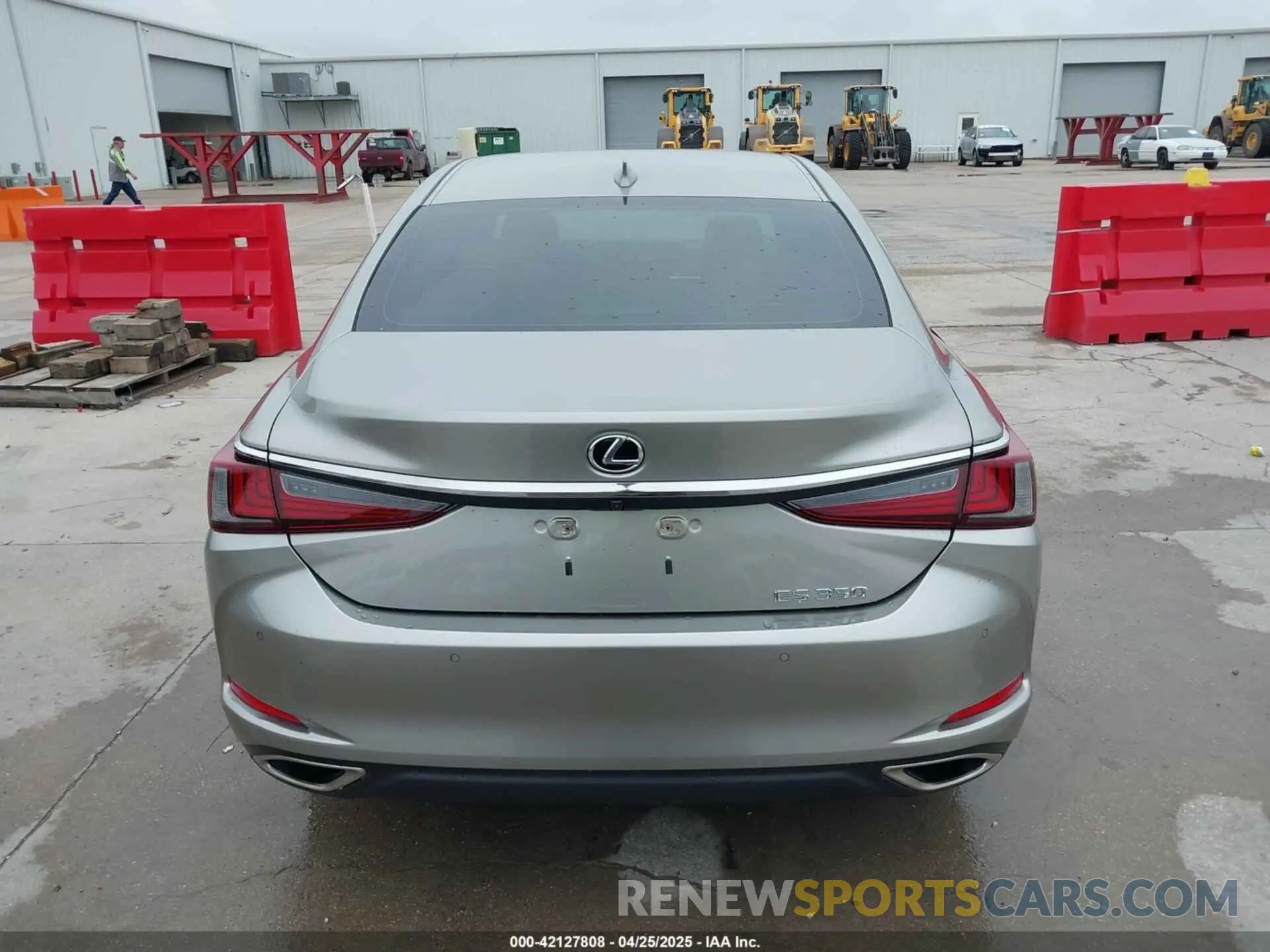 16 Photograph of a damaged car 58ADZ1B19MU098743 LEXUS ES 350 2021