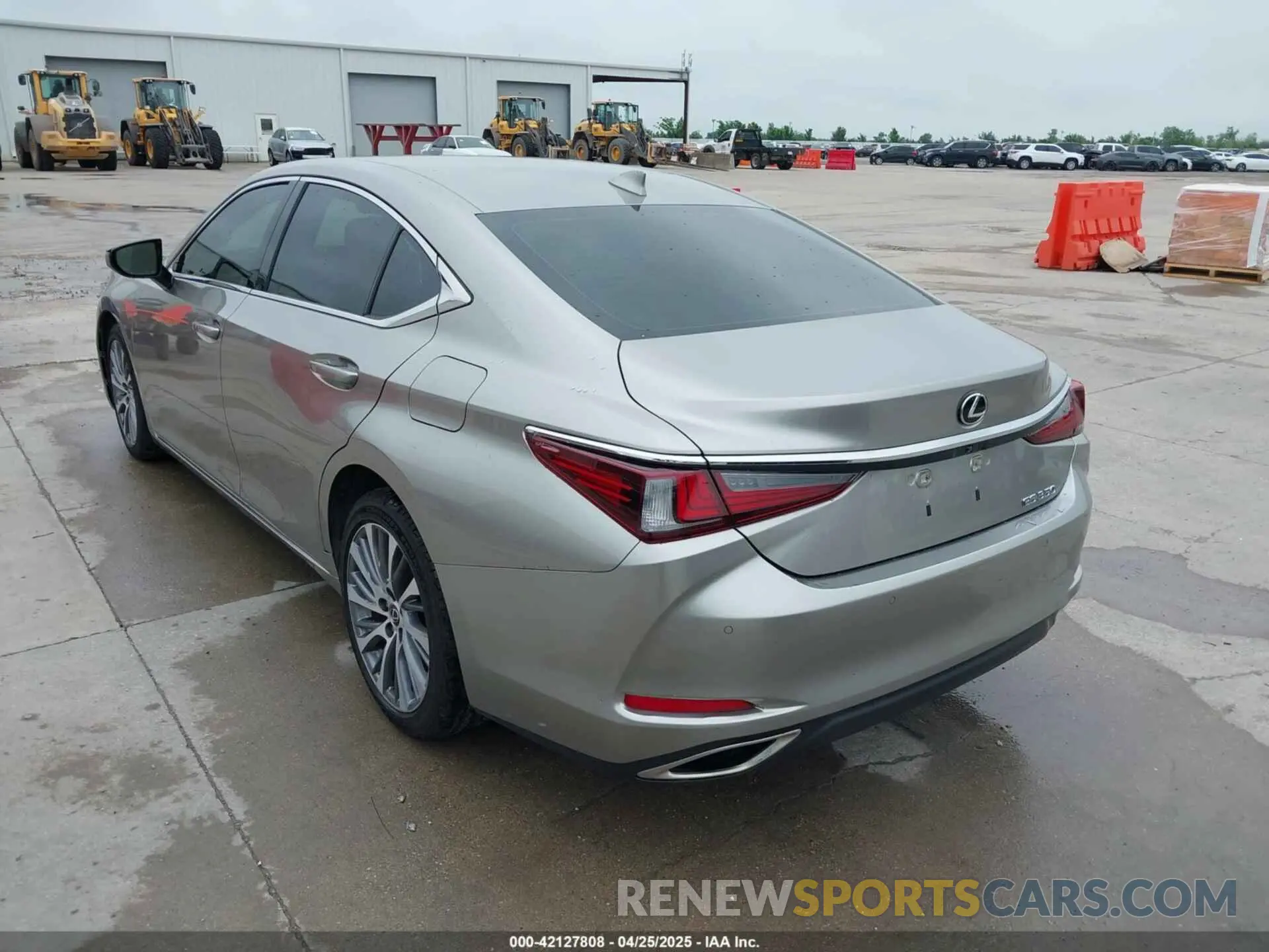 3 Photograph of a damaged car 58ADZ1B19MU098743 LEXUS ES 350 2021