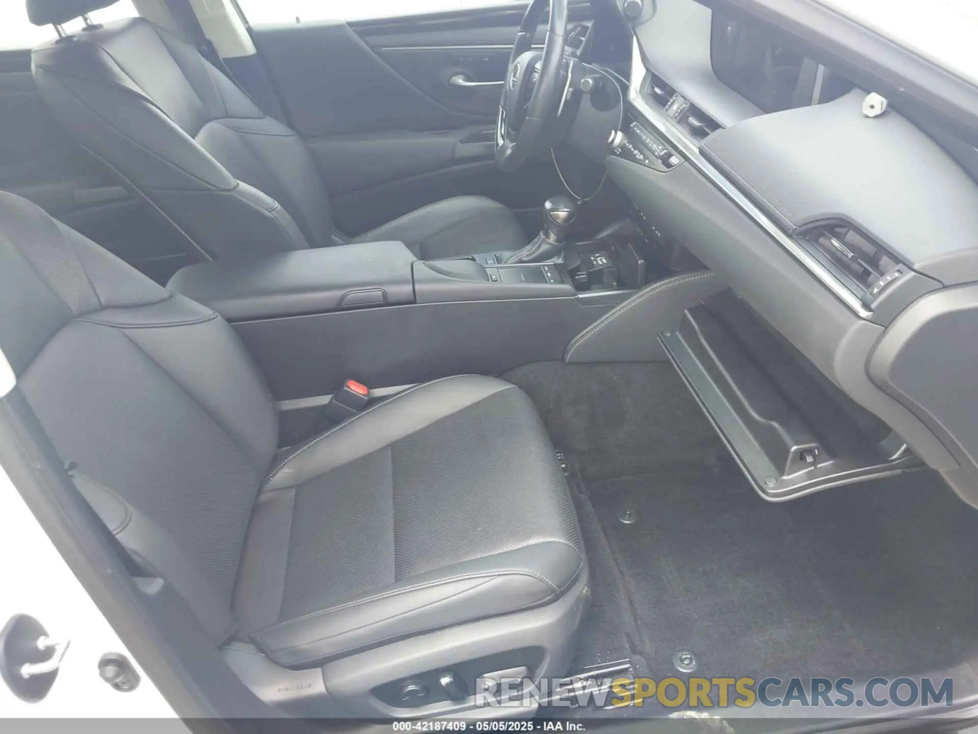 5 Photograph of a damaged car 58ADZ1B1XMU085676 LEXUS ES 350 2021