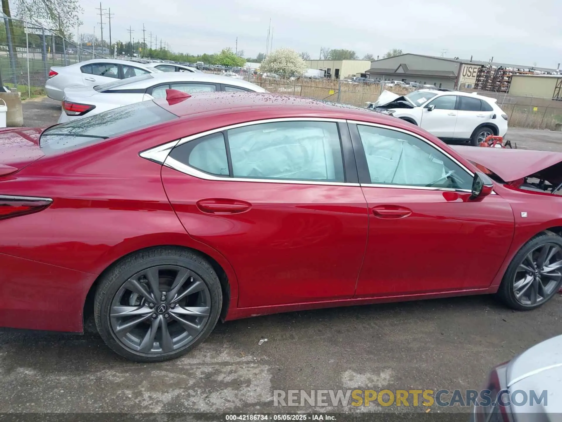 14 Photograph of a damaged car 58AGZ1B10MU099597 LEXUS ES 350 2021